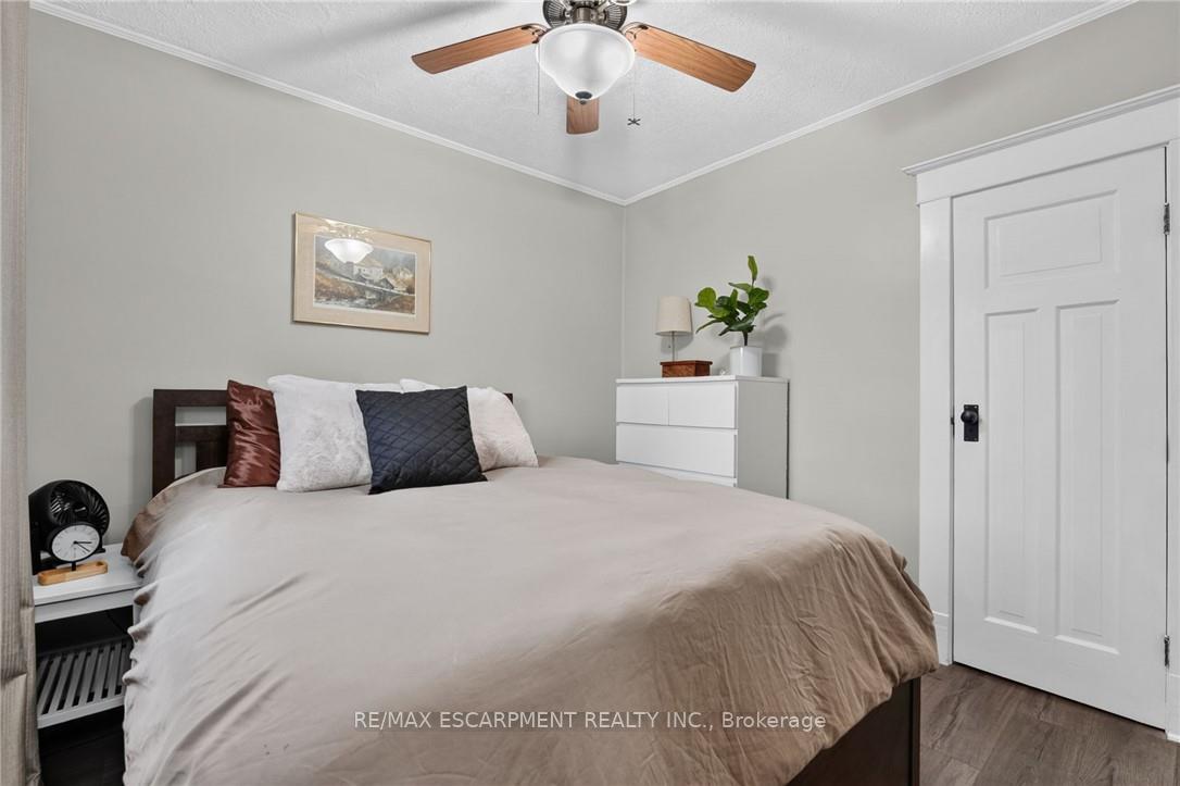 Photo 17 of 32 Richmond Avenue, St. Catharines, E. Chester — HOMEH