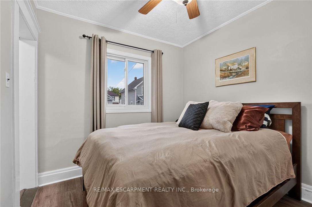 Photo 18 of 32 Richmond Avenue, St. Catharines, E. Chester — HOMEH