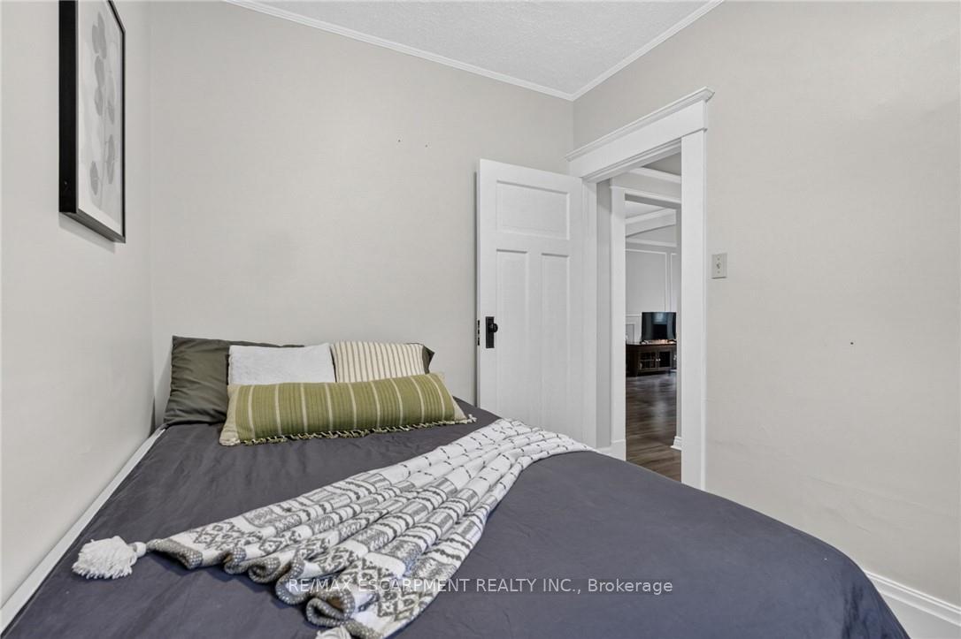 Photo 23 of 32 Richmond Avenue, St. Catharines, E. Chester — HOMEH