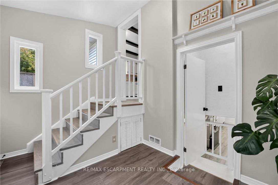 Photo 24 of 32 Richmond Avenue, St. Catharines, E. Chester — HOMEH