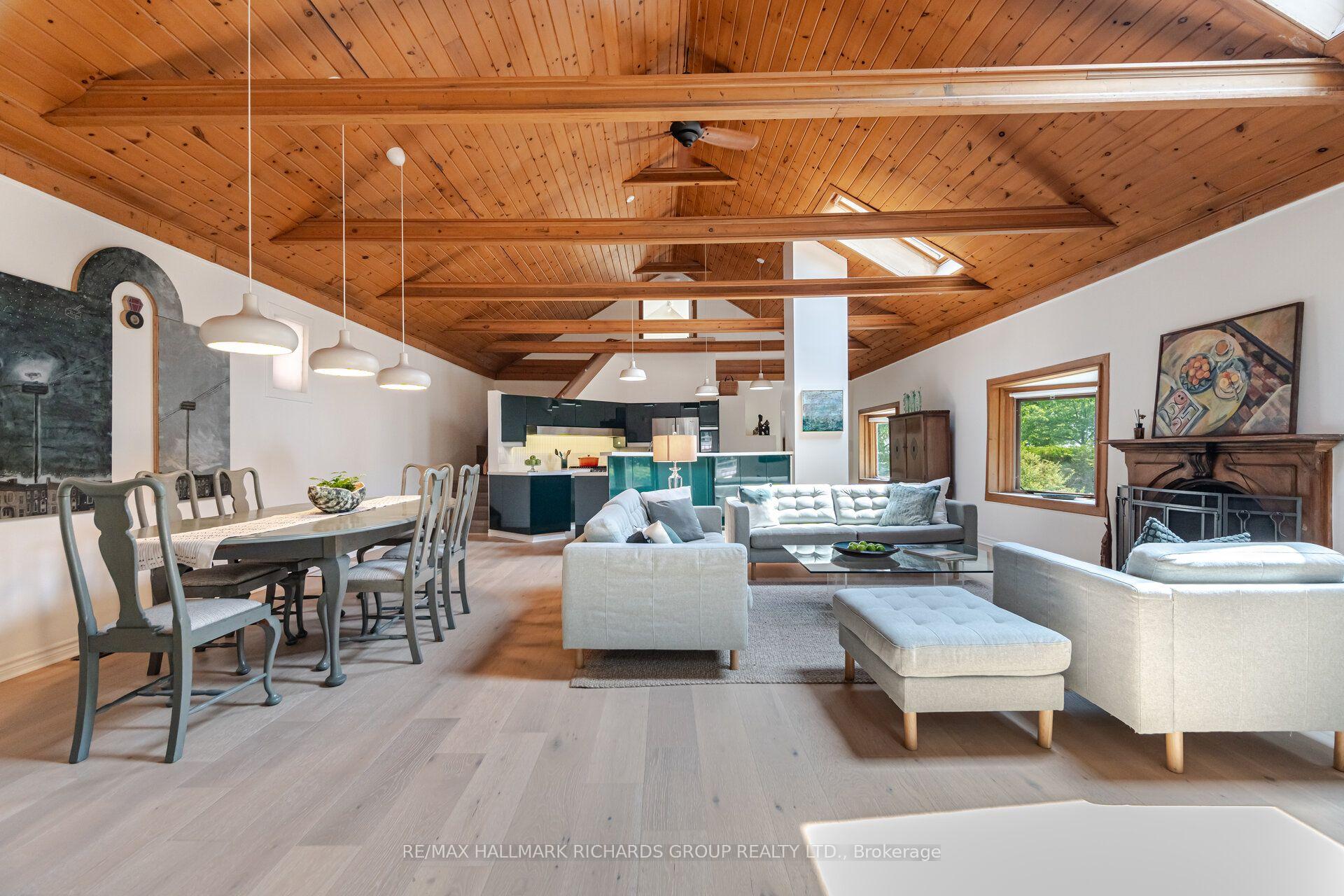Photo 4 of 17 Maclean Avenue, Toronto, The Beaches — HOMEH
