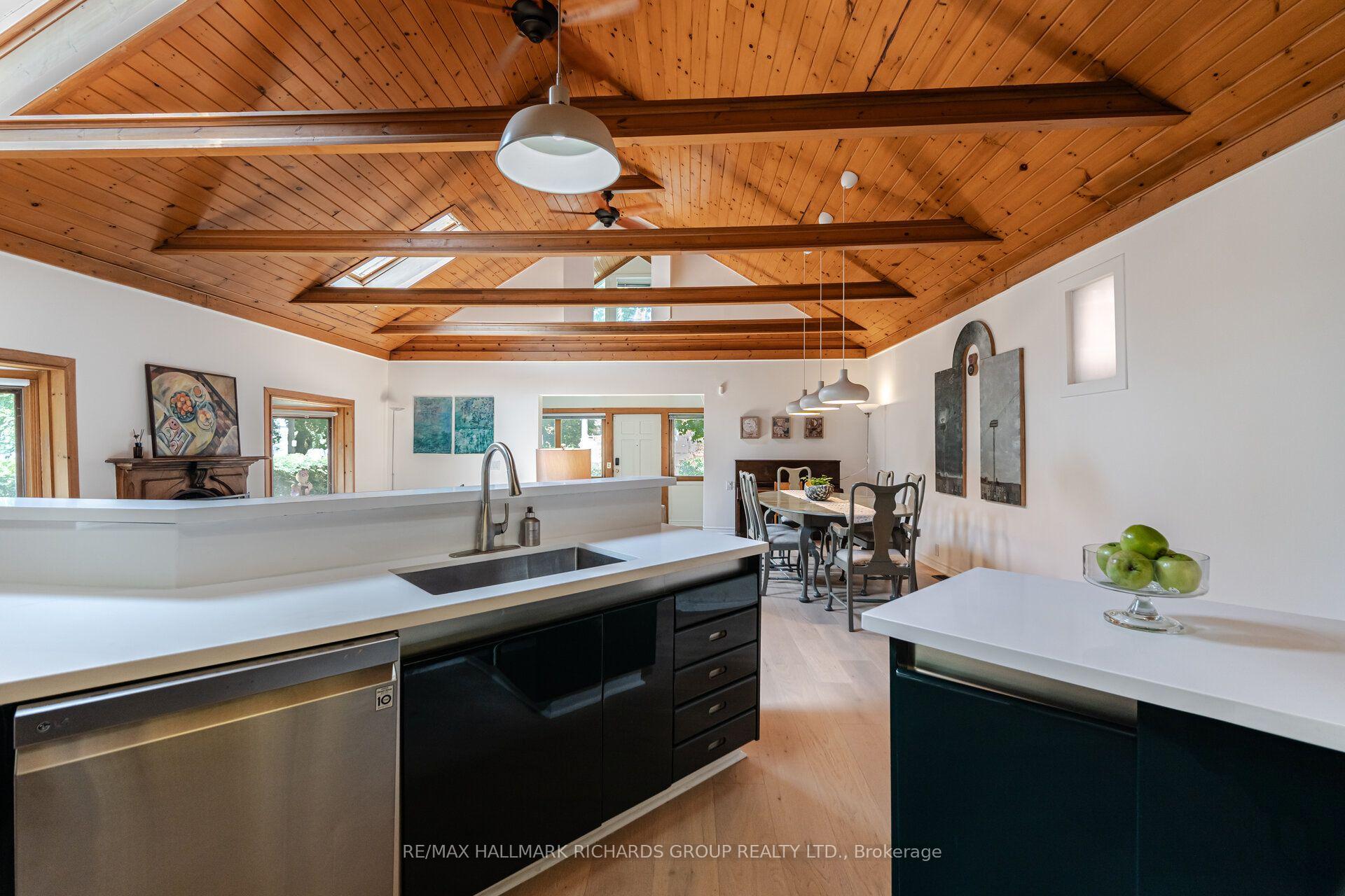 Photo 14 of 17 Maclean Avenue, Toronto, The Beaches — HOMEH