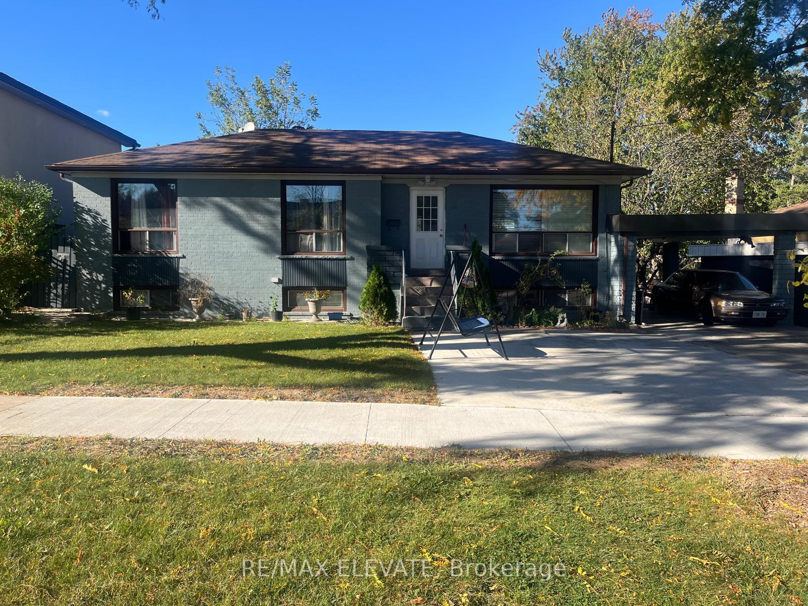 Photo 2 of 100 Stavely Crescent, Etobicoke, Rexdale-Kipling — HOMEH