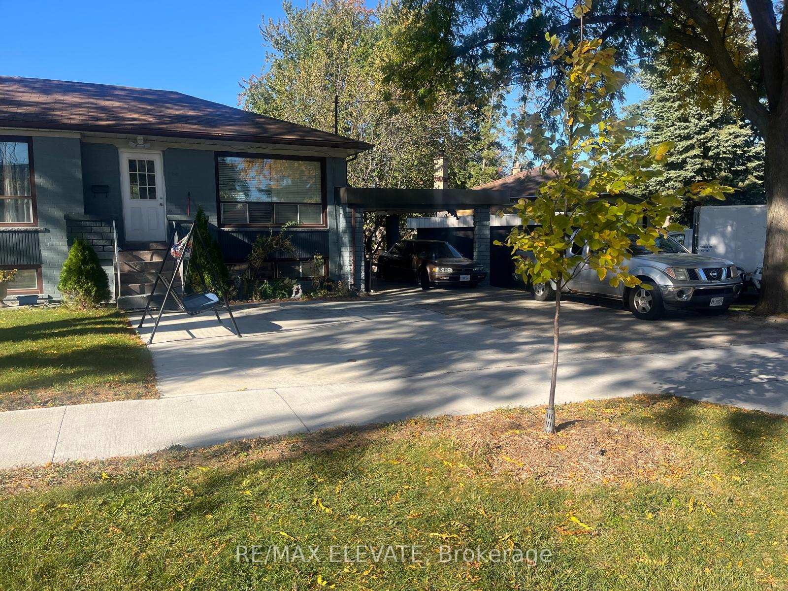 Photo 3 of 100 Stavely Crescent, Etobicoke, Rexdale-Kipling — HOMEH