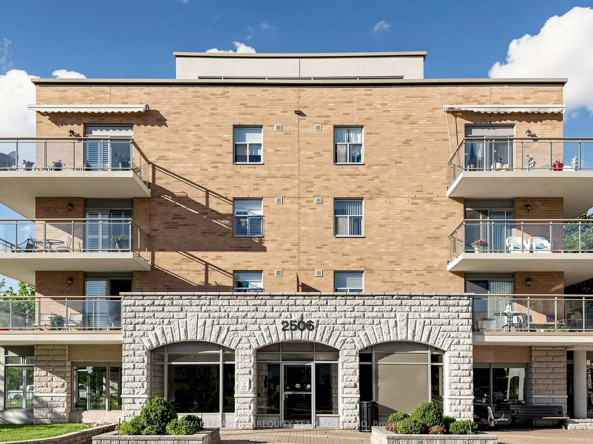 Photo 5 of Unit 212, 2506 Rutherford Road, Vaughan, Maple — HOMEH