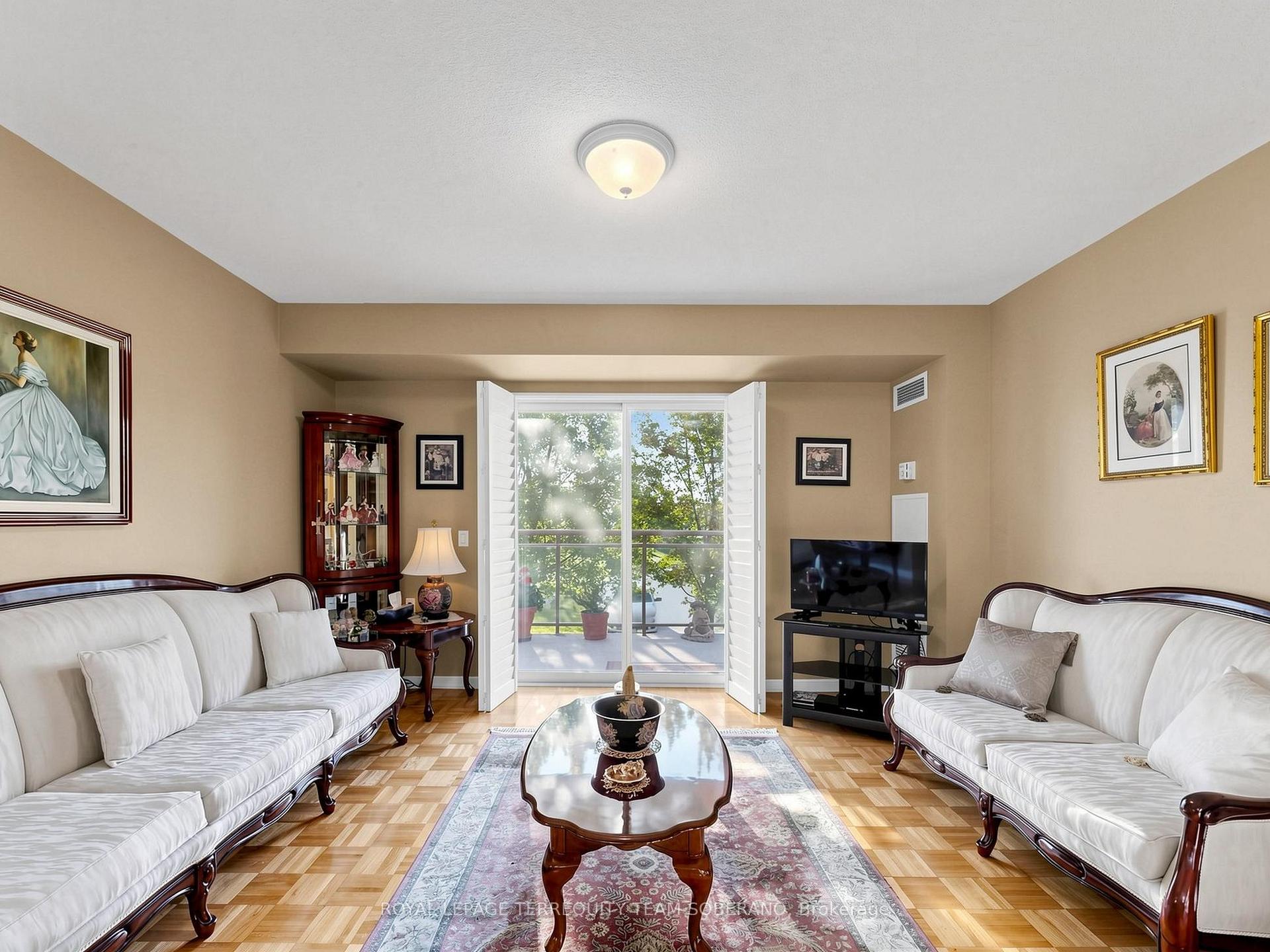 Photo 11 of Unit 212, 2506 Rutherford Road, Vaughan, Maple — HOMEH
