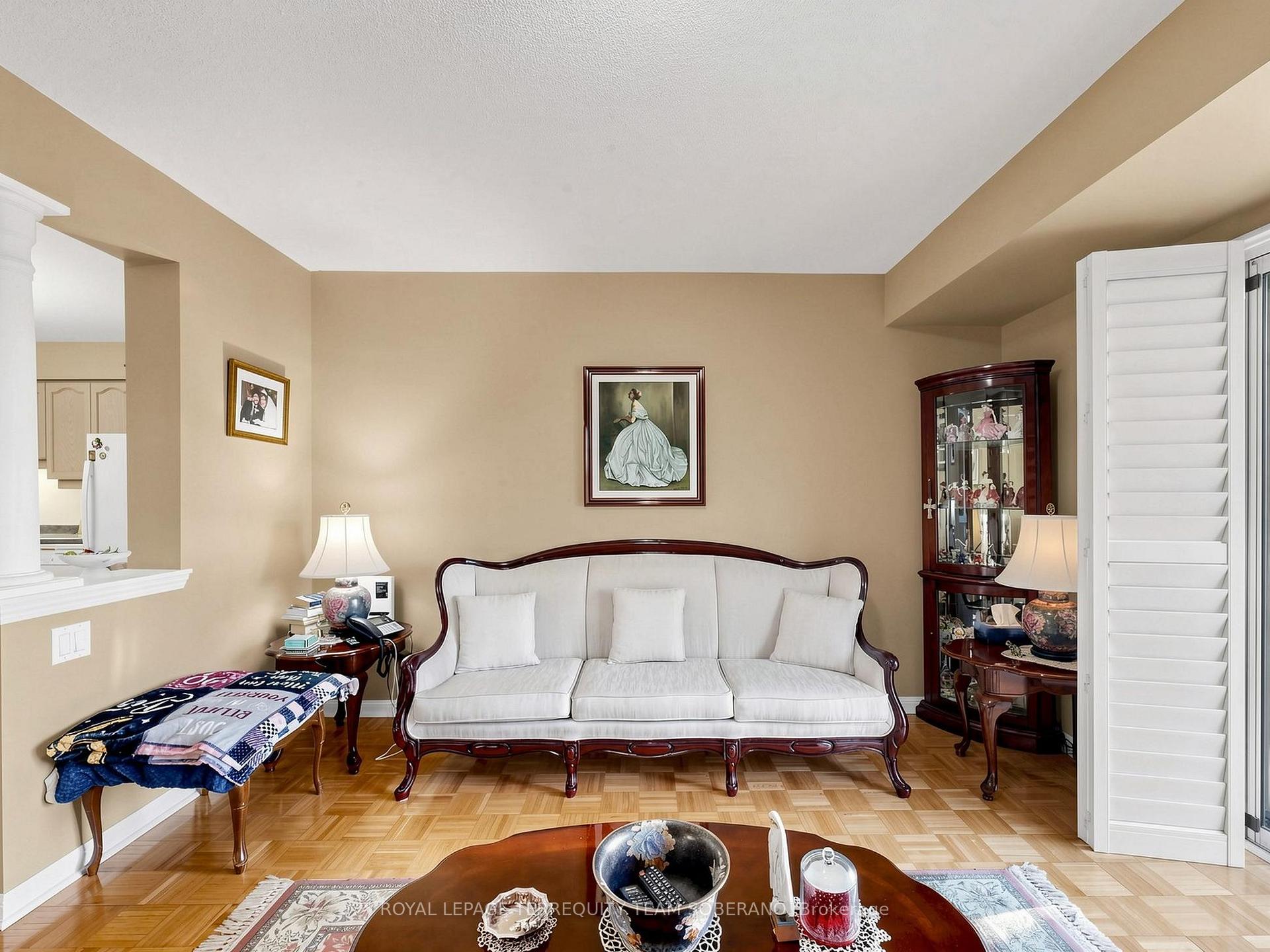 Photo 12 of Unit 212, 2506 Rutherford Road, Vaughan, Maple — HOMEH