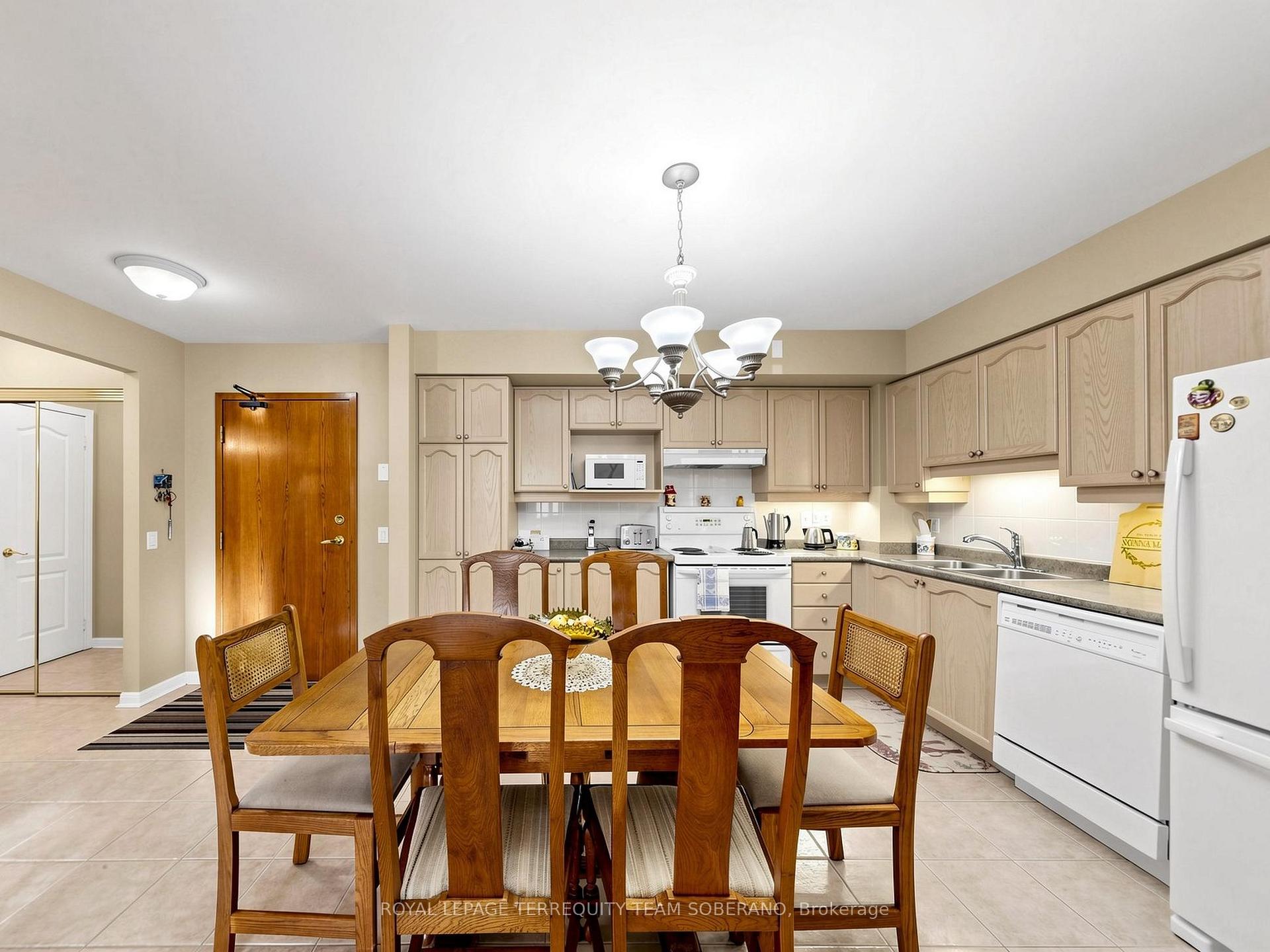 Photo 19 of Unit 212, 2506 Rutherford Road, Vaughan, Maple — HOMEH