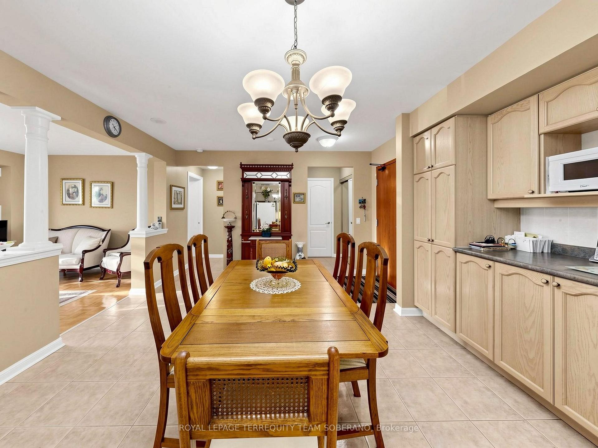 Photo 24 of Unit 212, 2506 Rutherford Road, Vaughan, Maple — HOMEH