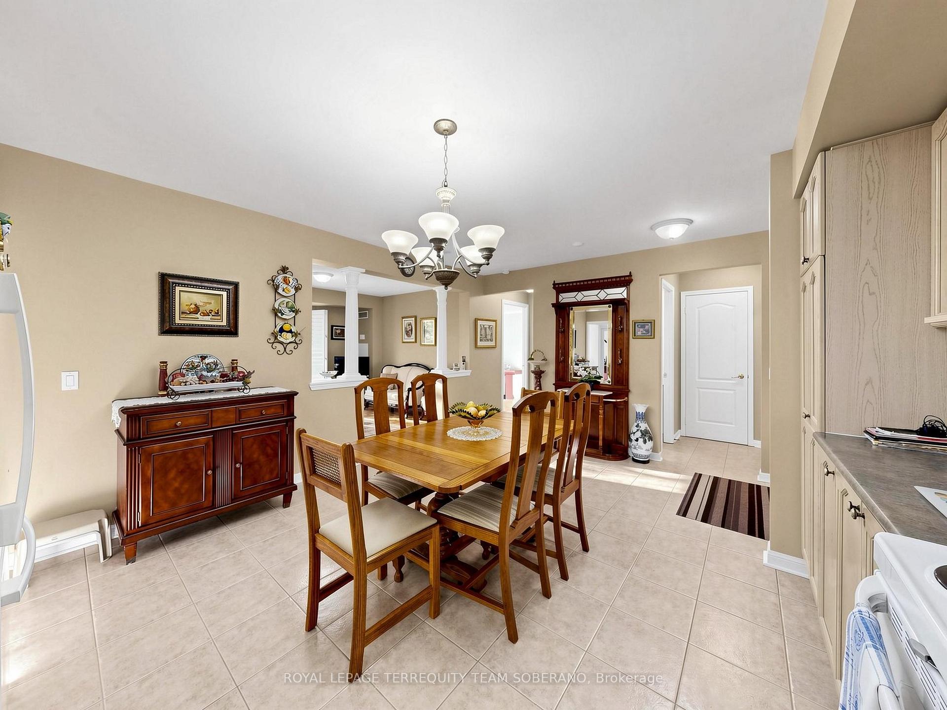Photo 25 of Unit 212, 2506 Rutherford Road, Vaughan, Maple — HOMEH