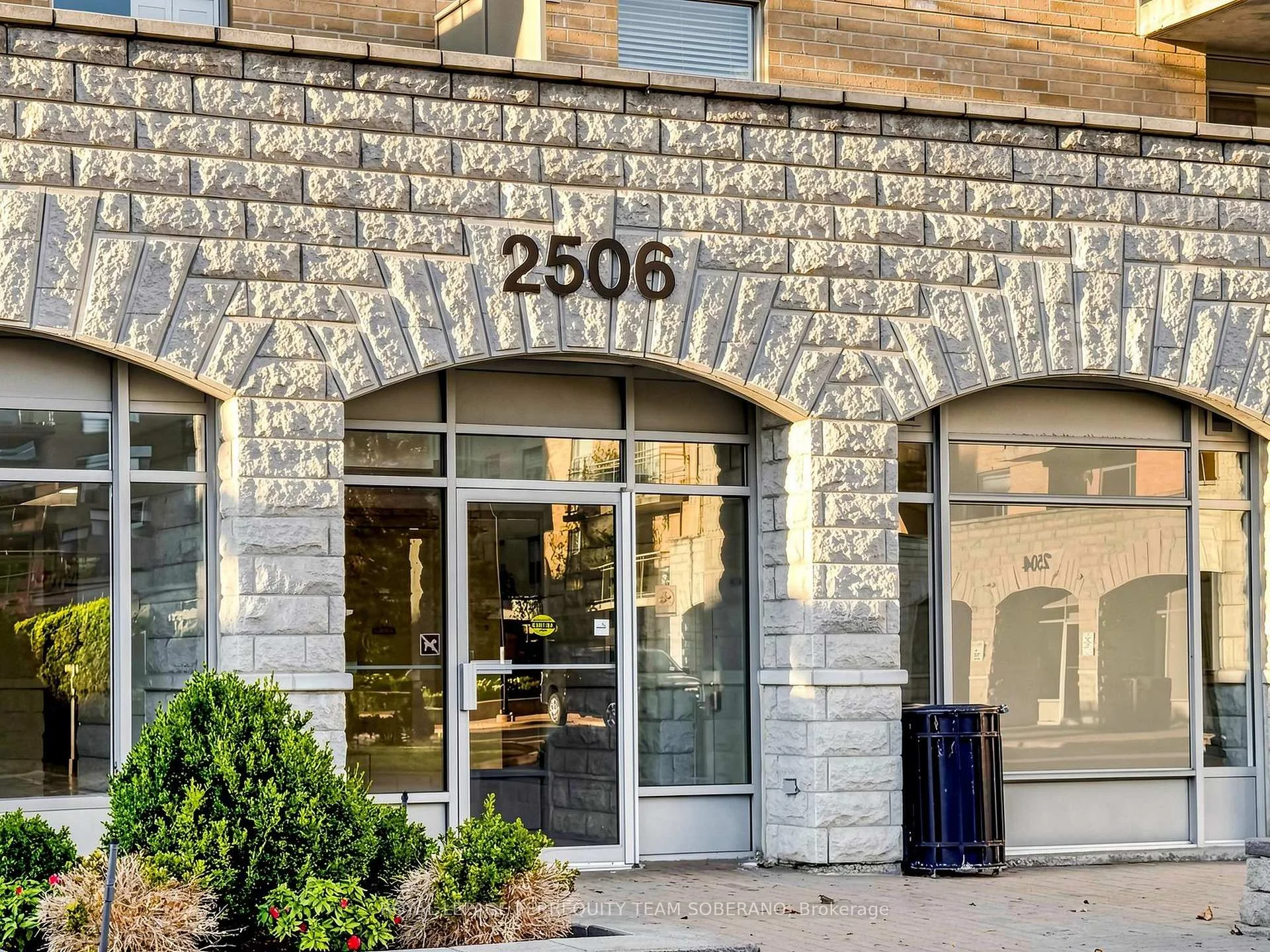 Photo 10 of Unit 212, 2506 Rutherford Road, Vaughan, Maple — HOMEH