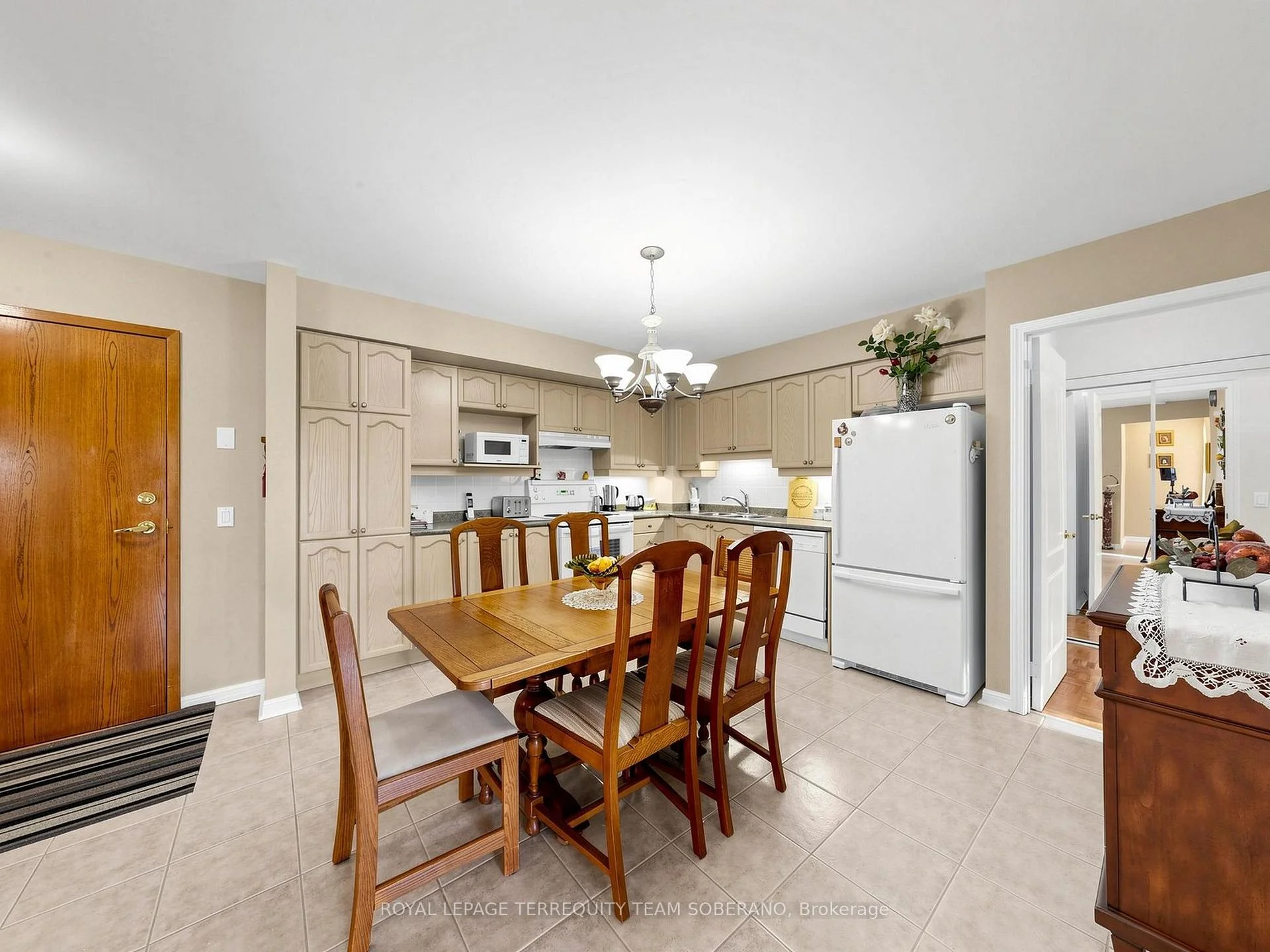 Photo 21 of Unit 212, 2506 Rutherford Road, Vaughan, Maple — HOMEH