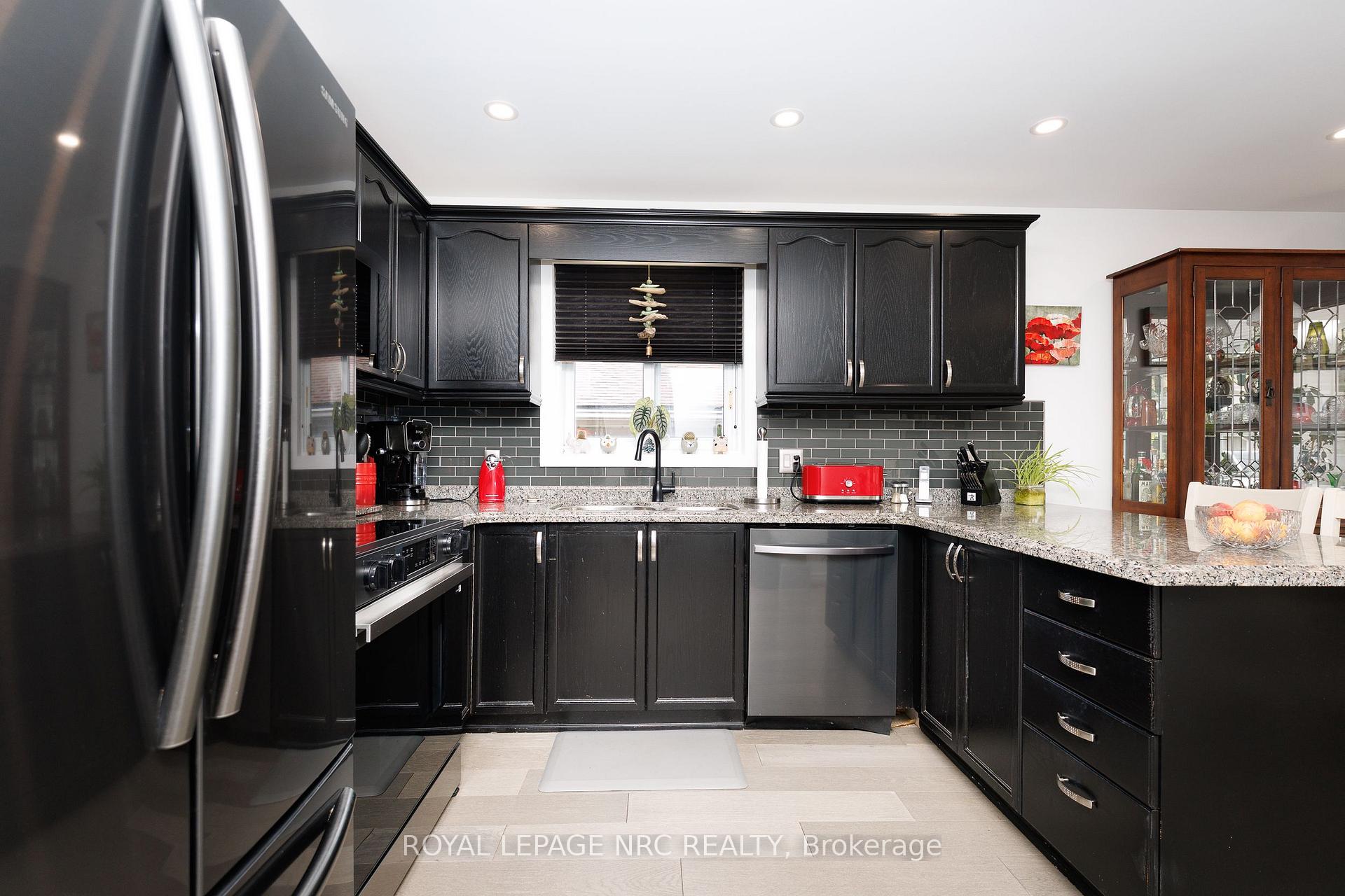 Photo 11 of 277 Forks Road, Welland, Dain City — HOMEH