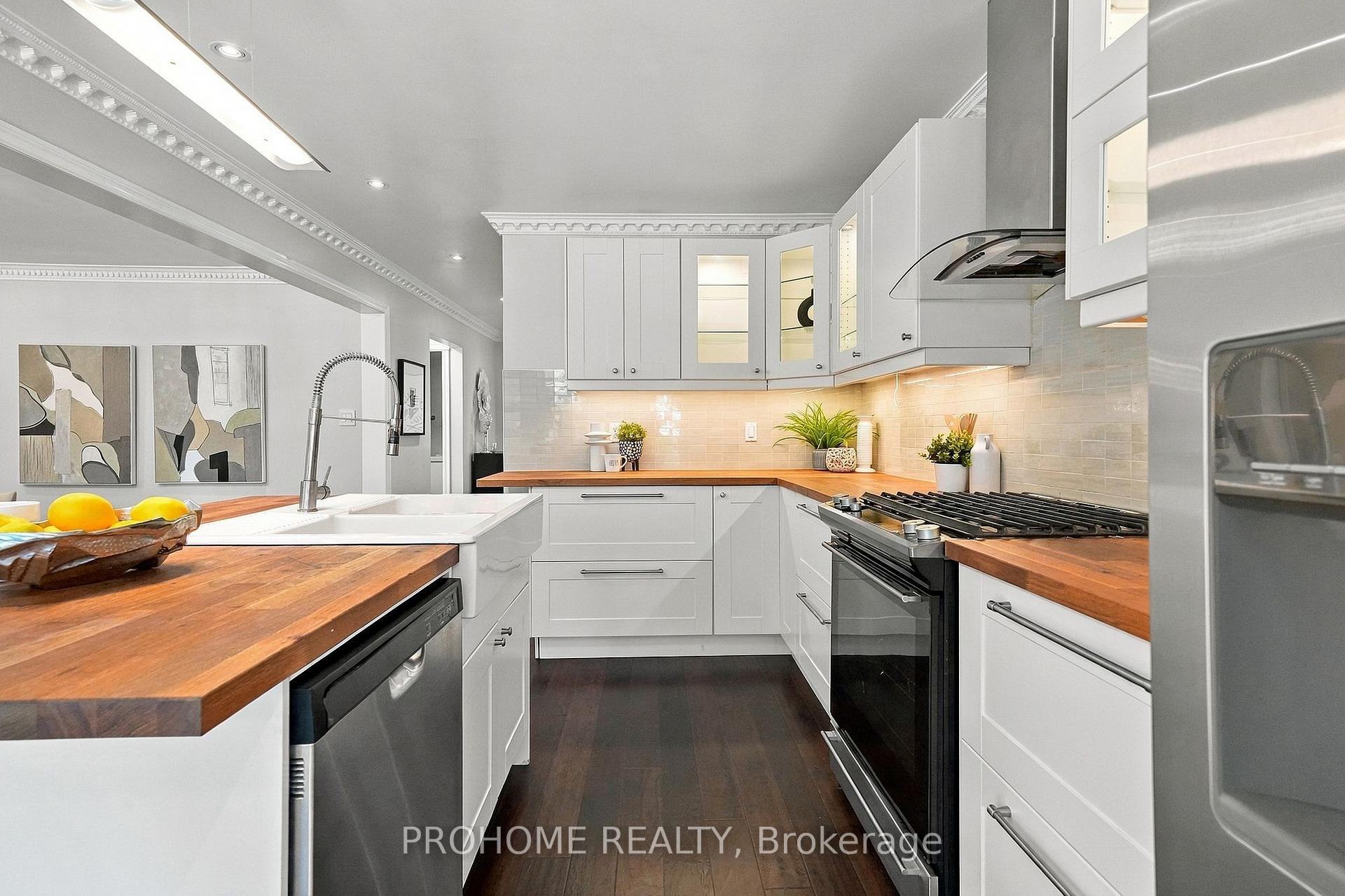 Photo 10 of 75 Somerset Crescent, Richmond Hill, Observatory — HOMEH