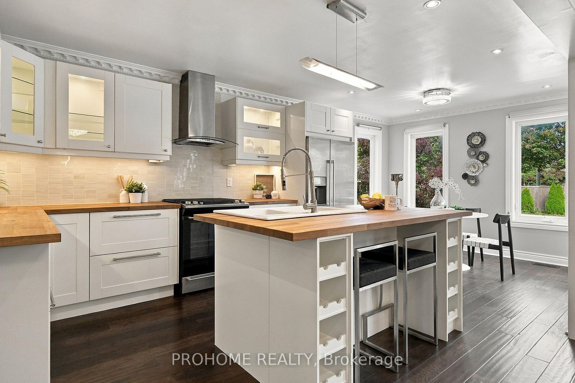 Photo 11 of 75 Somerset Crescent, Richmond Hill, Observatory — HOMEH
