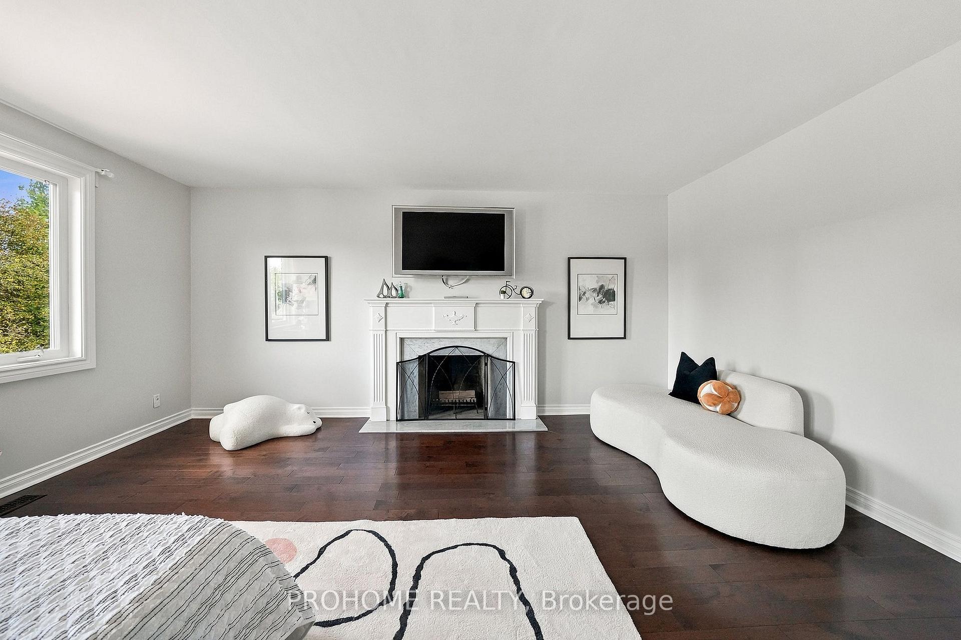 Photo 24 of 75 Somerset Crescent, Richmond Hill, Observatory — HOMEH