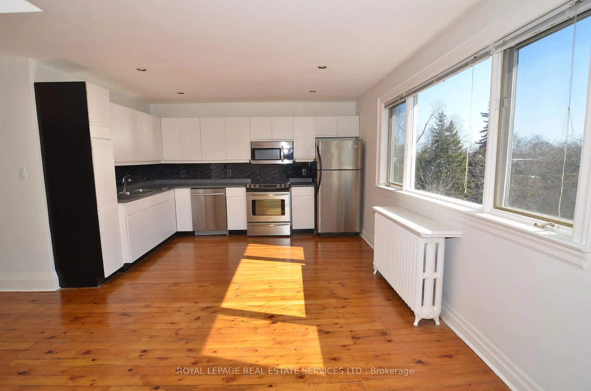 Photo 6 of Unit 3, 33 Woodlawn Avenue E, Toronto, Rosedale-Moore Park — HOMEH