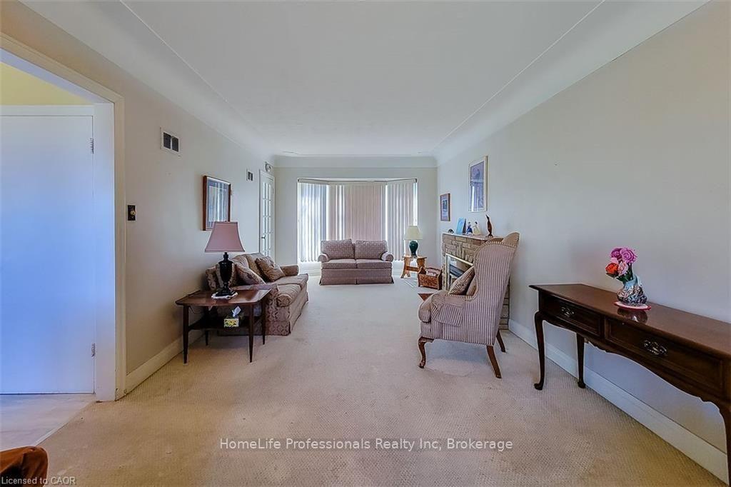 Photo 13 of 9788 Twenty Road W, Hamilton, Villages of Glancaster — HOMEH