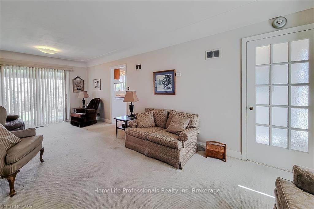 Photo 14 of 9788 Twenty Road W, Hamilton, Villages of Glancaster — HOMEH