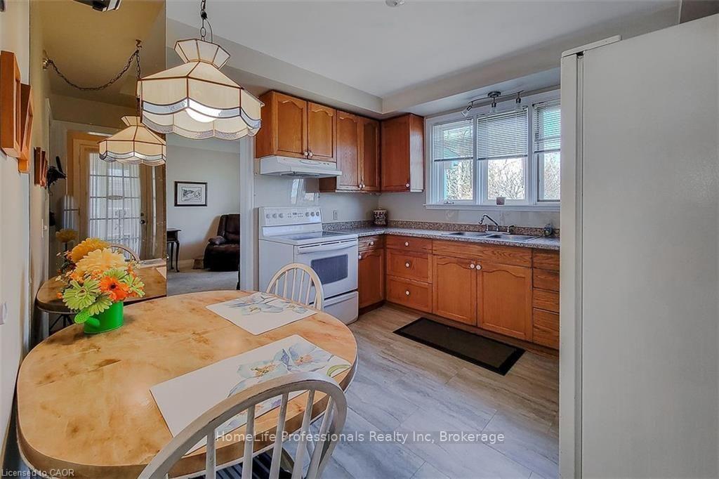 Photo 20 of 9788 Twenty Road W, Hamilton, Villages of Glancaster — HOMEH