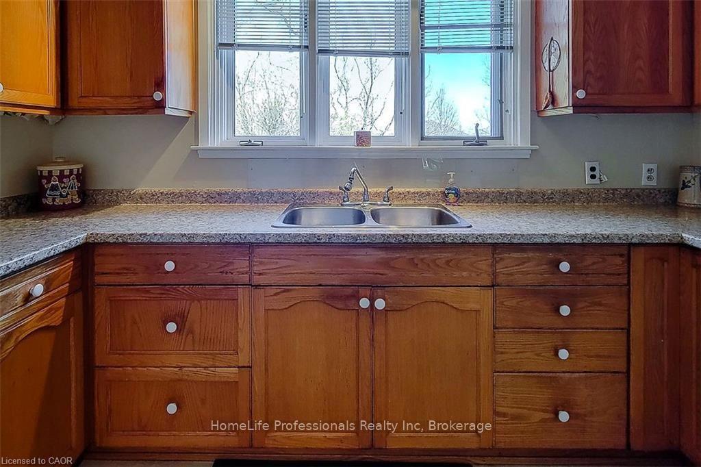 Photo 22 of 9788 Twenty Road W, Hamilton, Villages of Glancaster — HOMEH