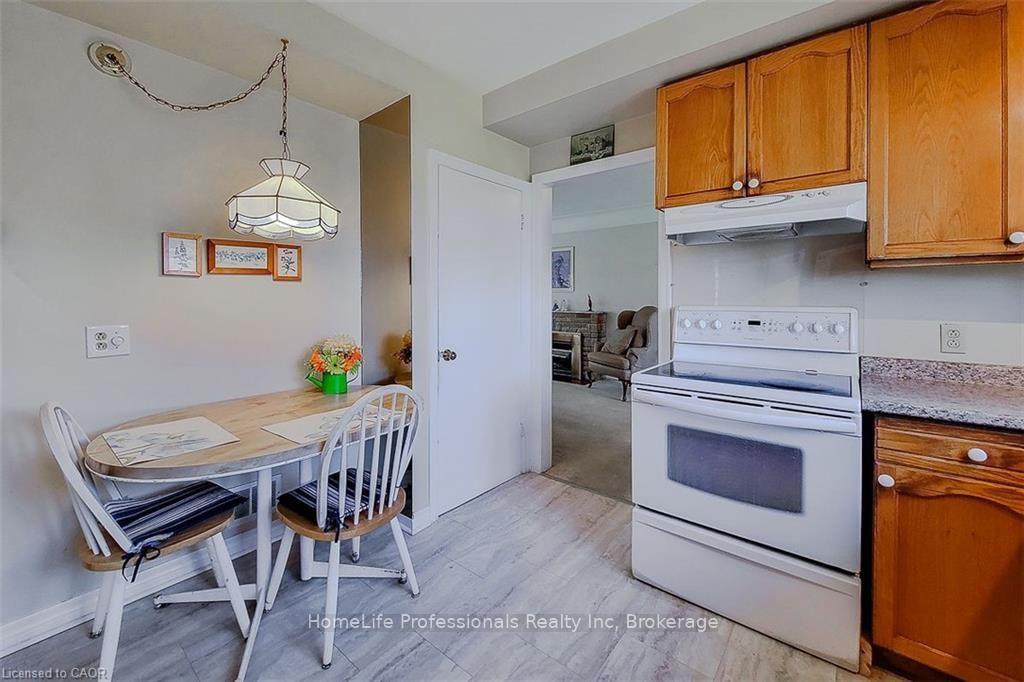 Photo 23 of 9788 Twenty Road W, Hamilton, Villages of Glancaster — HOMEH