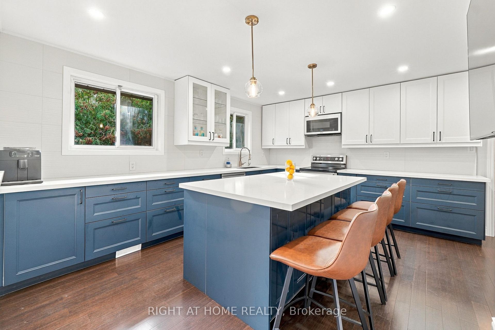 Photo 7 of 1963 Carrera Lane, Mississauga, Clarkson — HOMEH