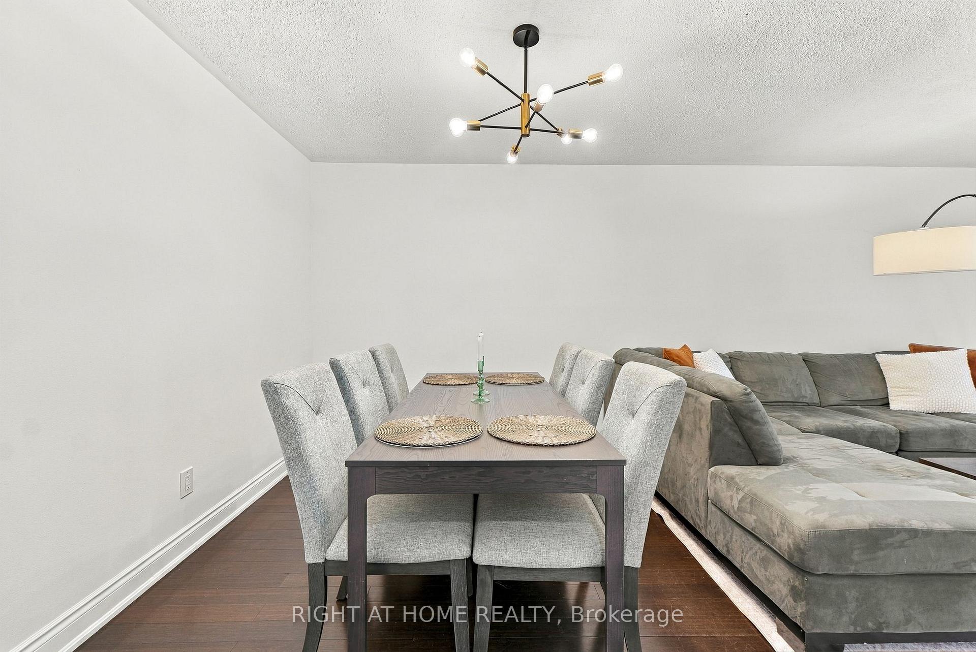 Photo 14 of 1963 Carrera Lane, Mississauga, Clarkson — HOMEH