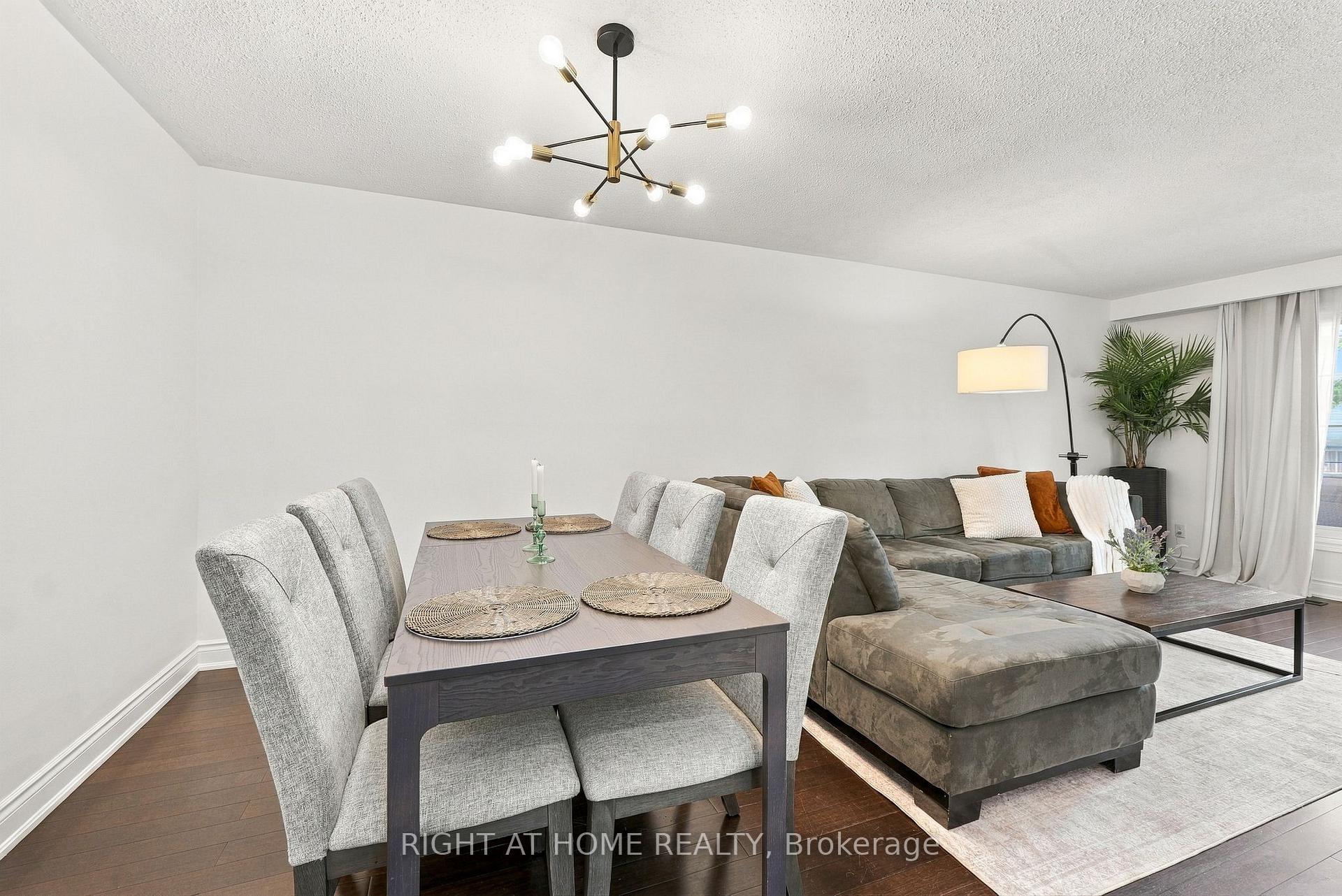 Photo 15 of 1963 Carrera Lane, Mississauga, Clarkson — HOMEH