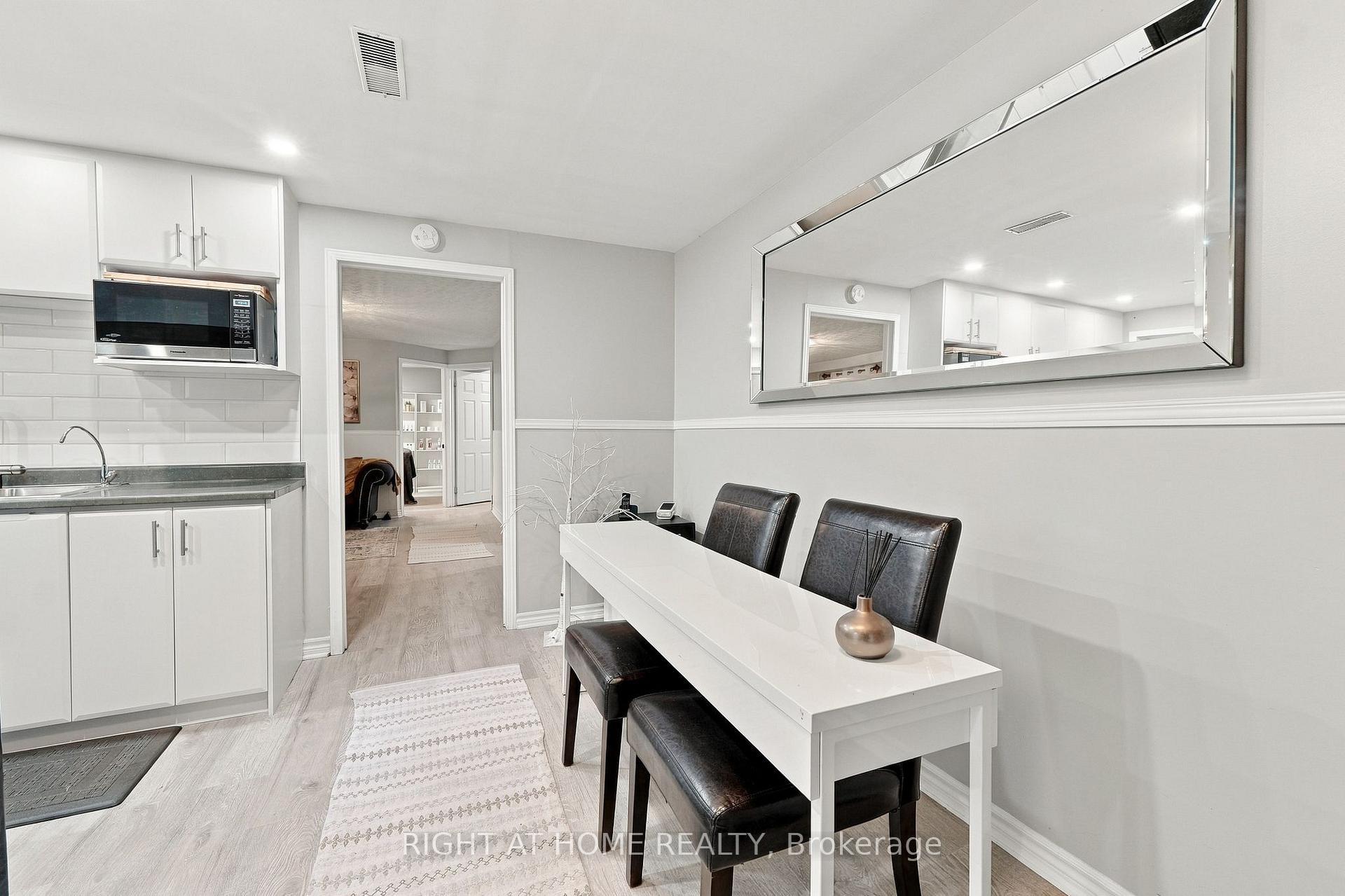 Photo 26 of 1963 Carrera Lane, Mississauga, Clarkson — HOMEH