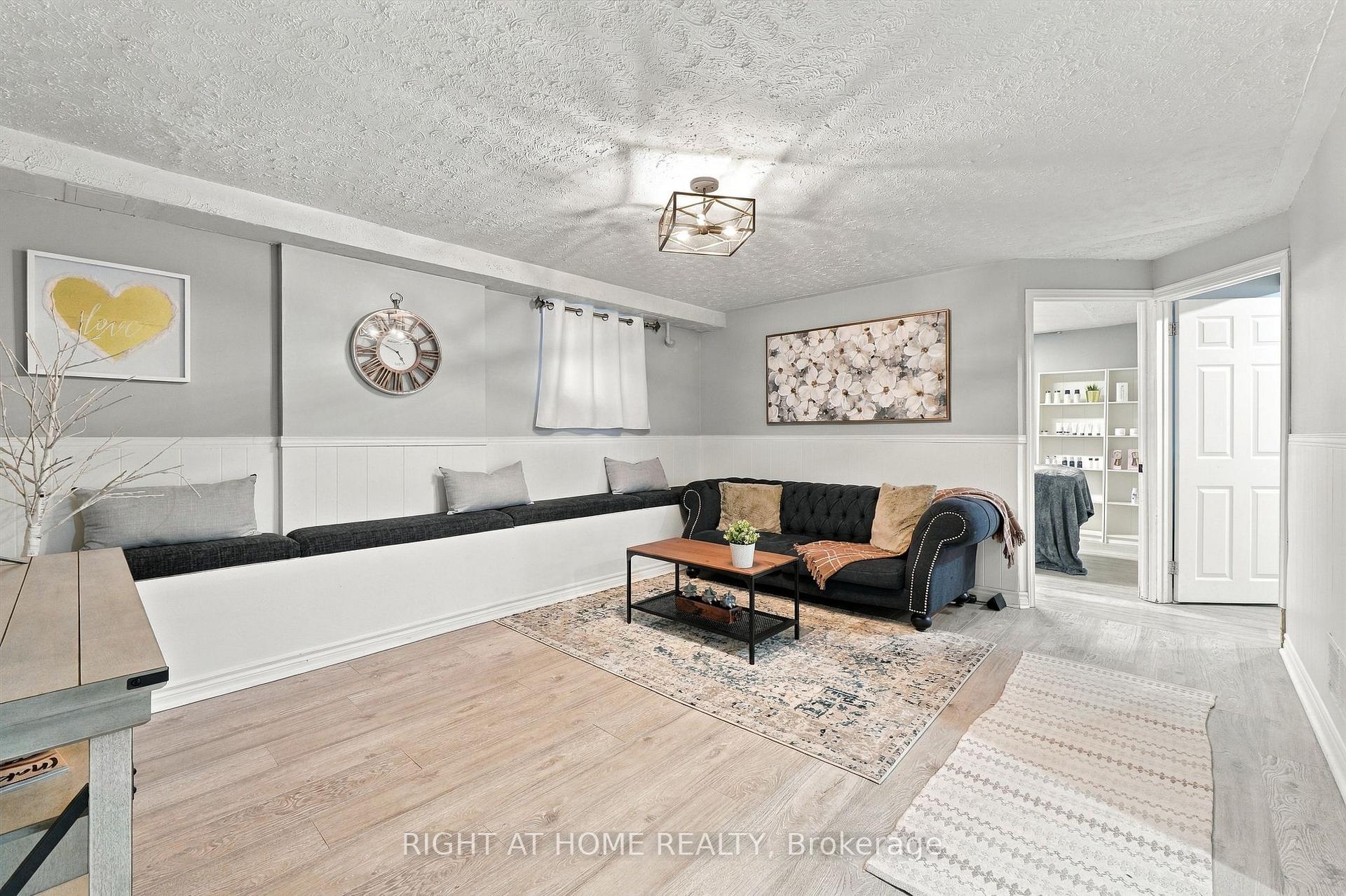 Photo 31 of 1963 Carrera Lane, Mississauga, Clarkson — HOMEH