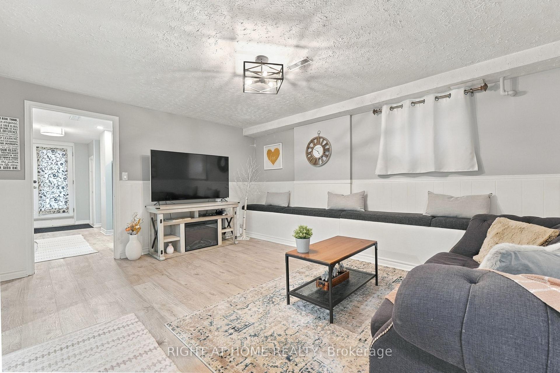 Photo 33 of 1963 Carrera Lane, Mississauga, Clarkson — HOMEH