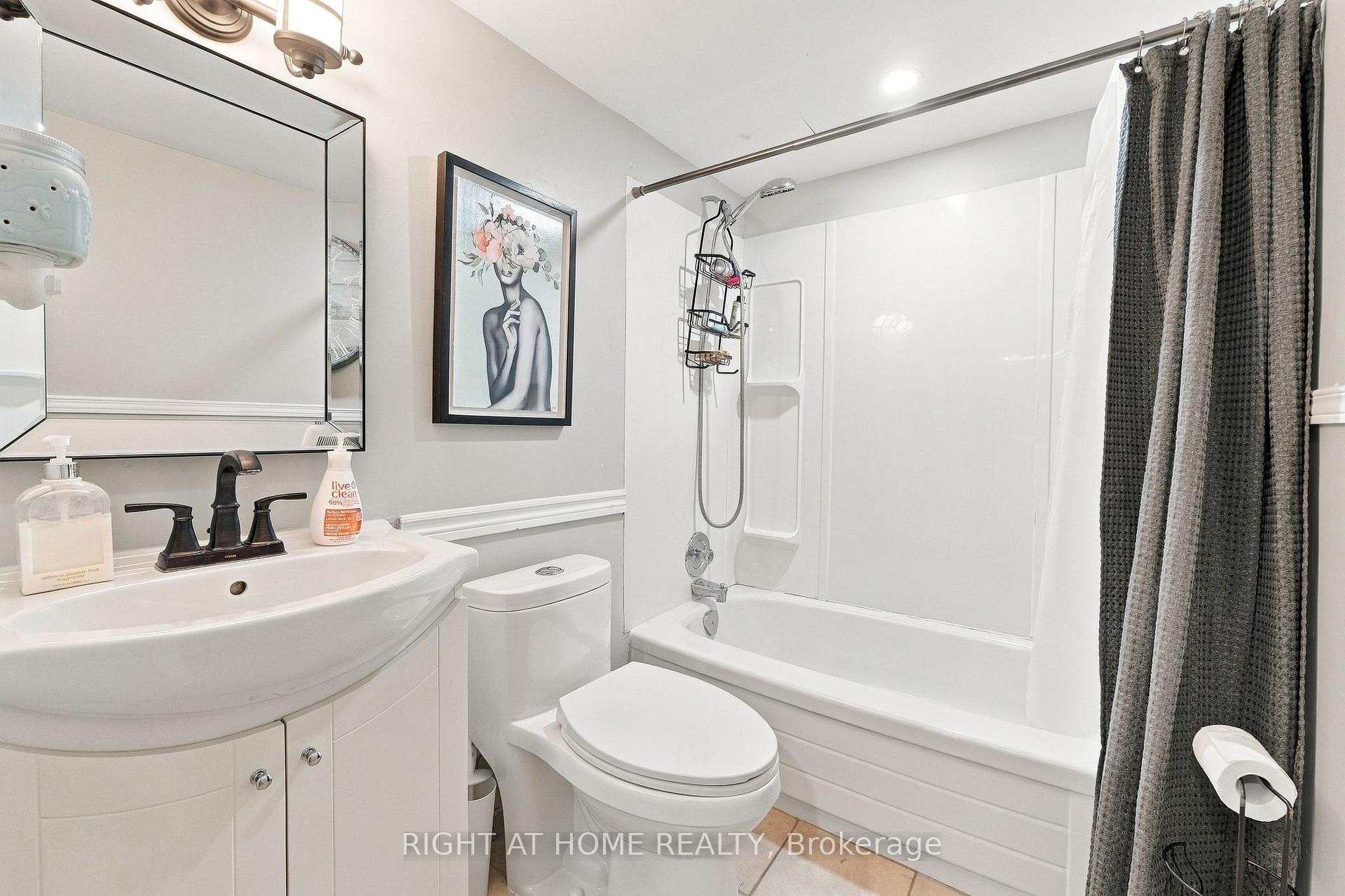 Photo 34 of 1963 Carrera Lane, Mississauga, Clarkson — HOMEH