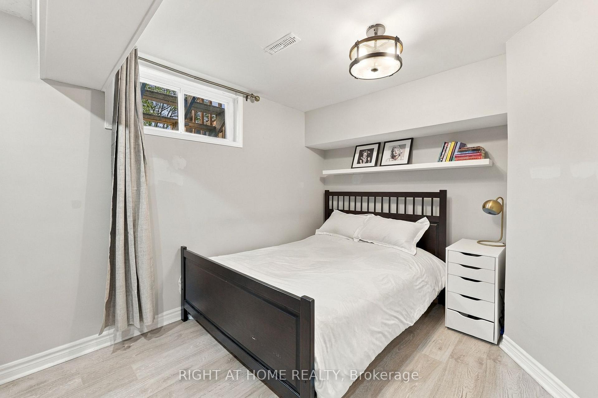 Photo 36 of 1963 Carrera Lane, Mississauga, Clarkson — HOMEH