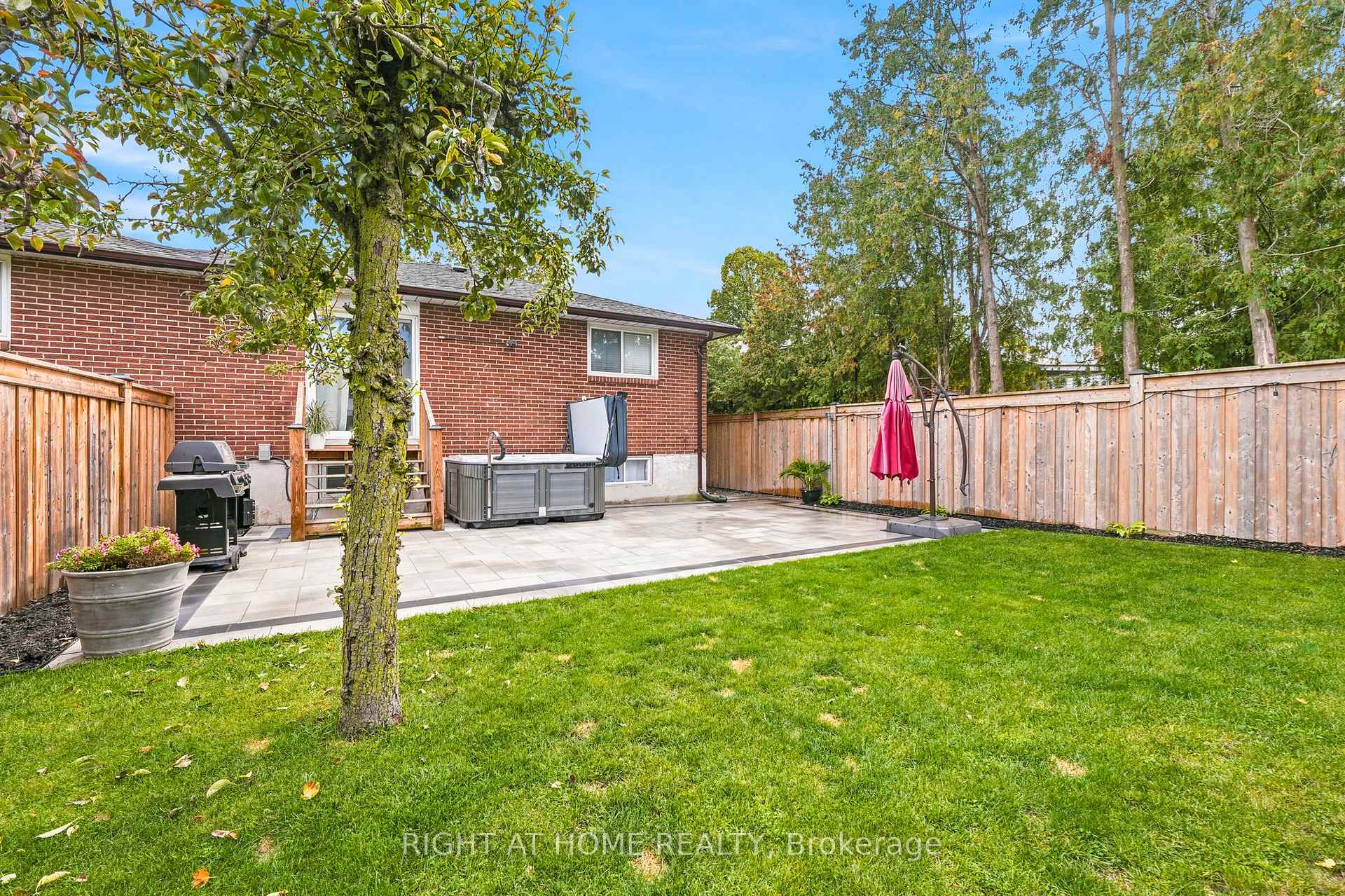 Photo 41 of 1963 Carrera Lane, Mississauga, Clarkson — HOMEH