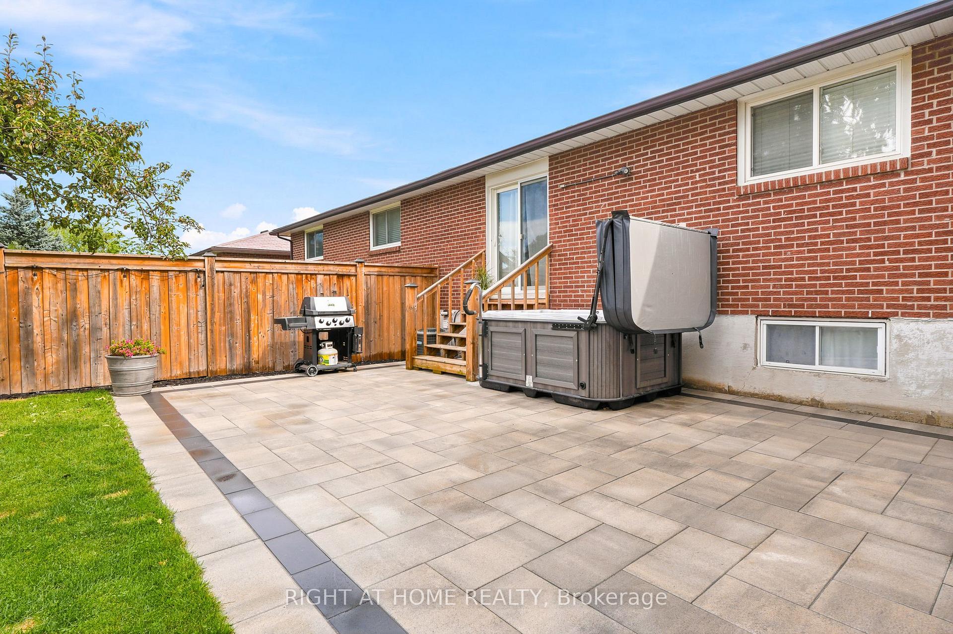 Photo 43 of 1963 Carrera Lane, Mississauga, Clarkson — HOMEH