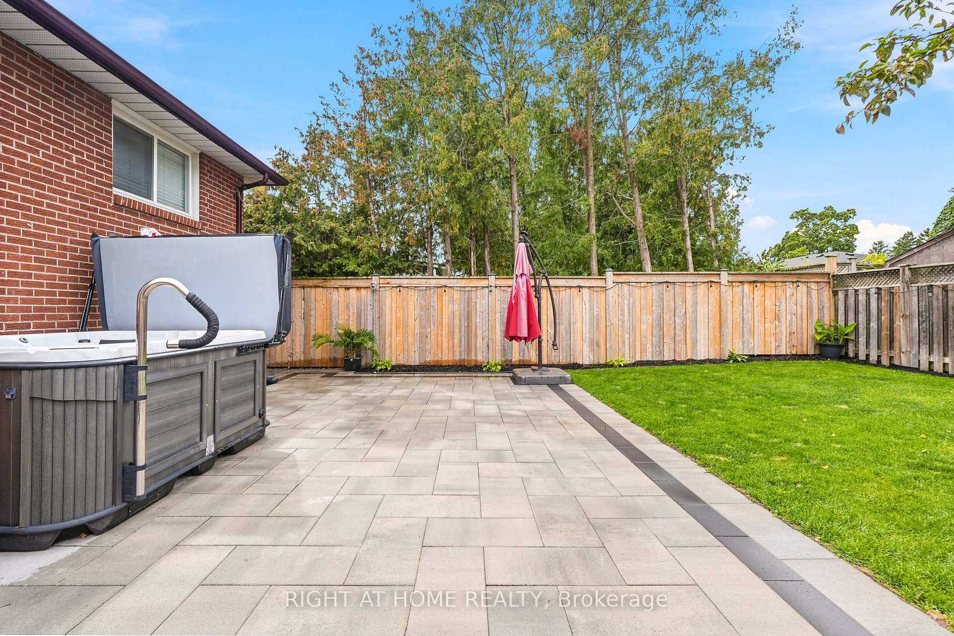 Photo 45 of 1963 Carrera Lane, Mississauga, Clarkson — HOMEH