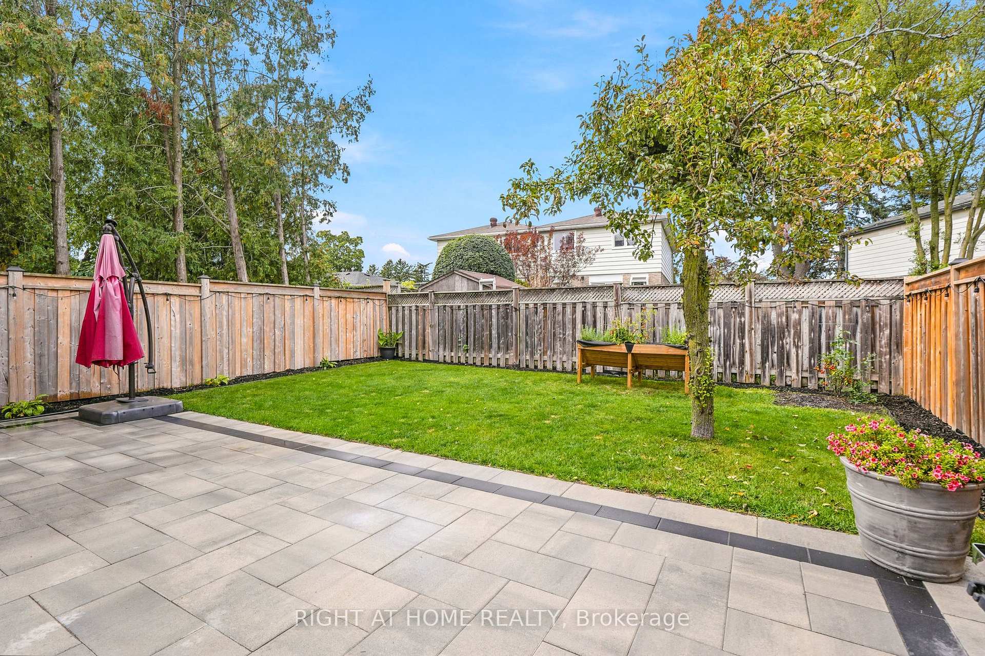 Photo 47 of 1963 Carrera Lane, Mississauga, Clarkson — HOMEH