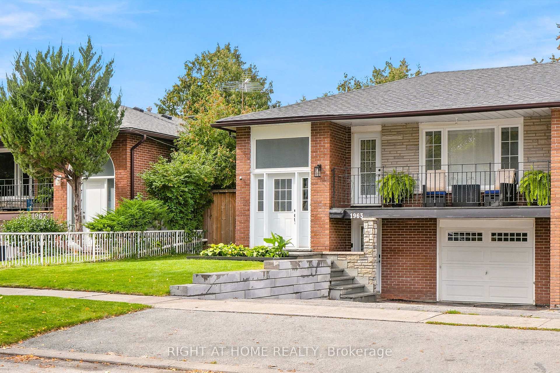 Photo 50 of 1963 Carrera Lane, Mississauga, Clarkson — HOMEH