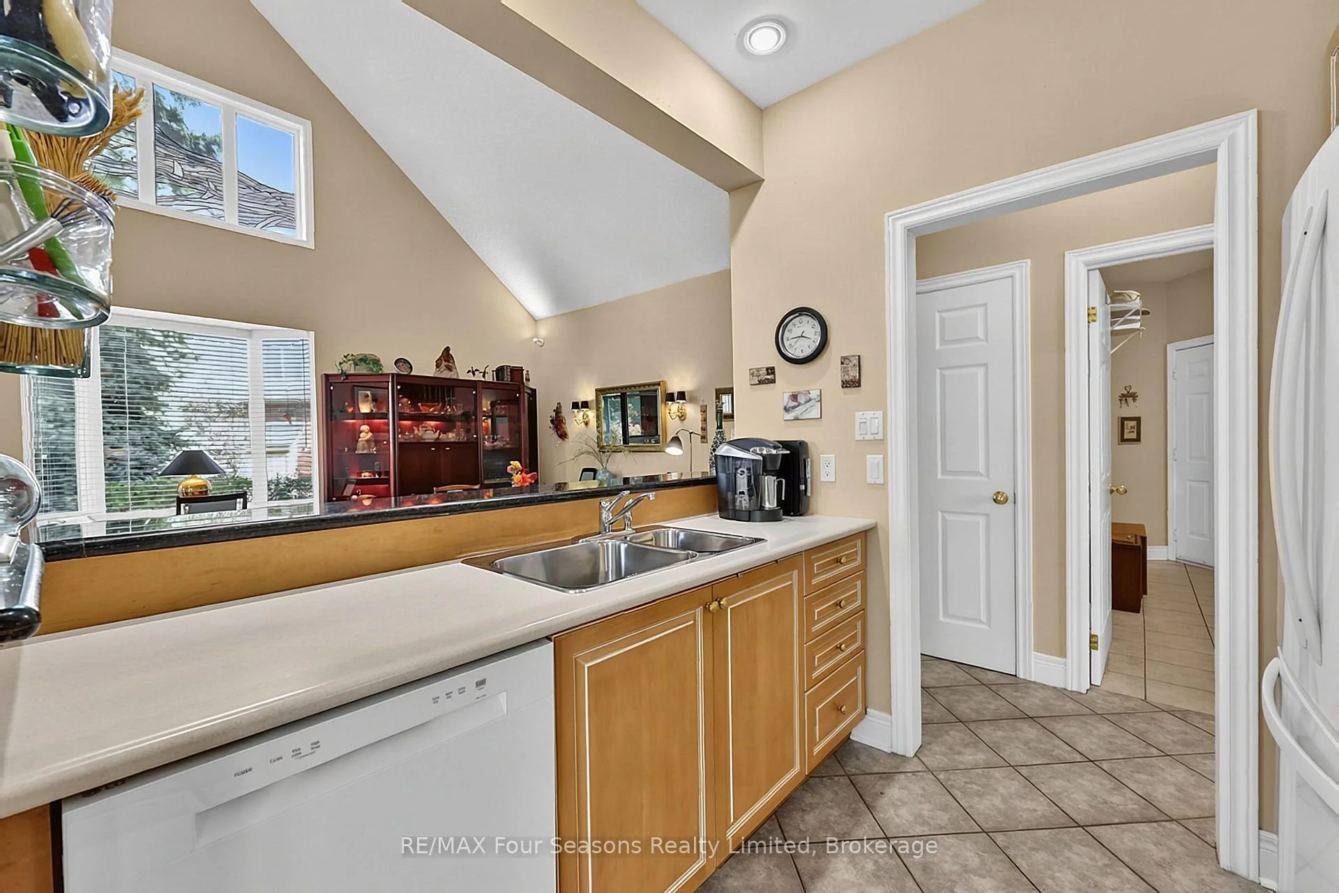 Photo 7 of 7 Callary Crescent, Collingwood — HOMEH