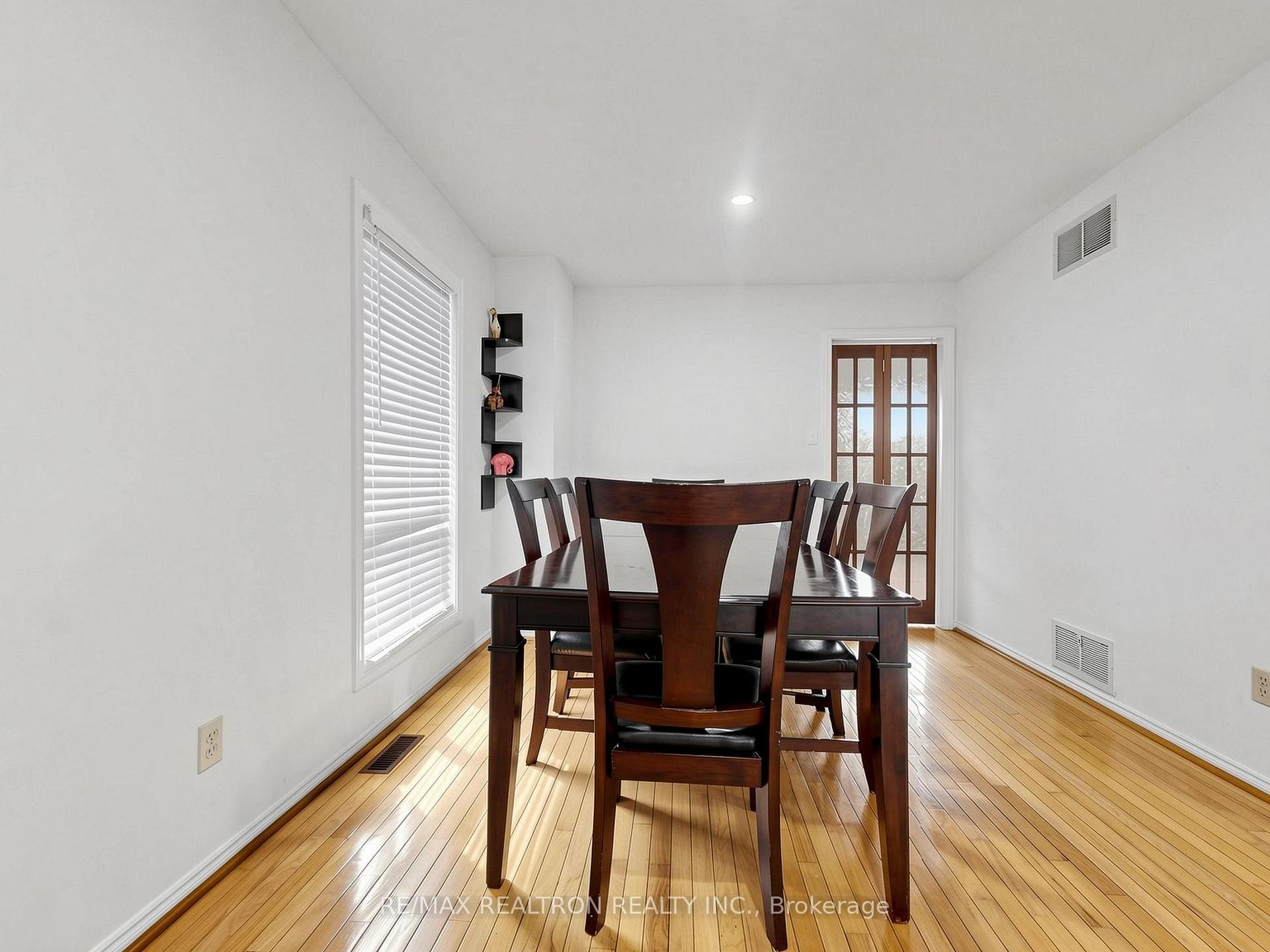 Photo 14 of 101 Chieftain Crescent, Barrie, Allandale Centre — HOMEH