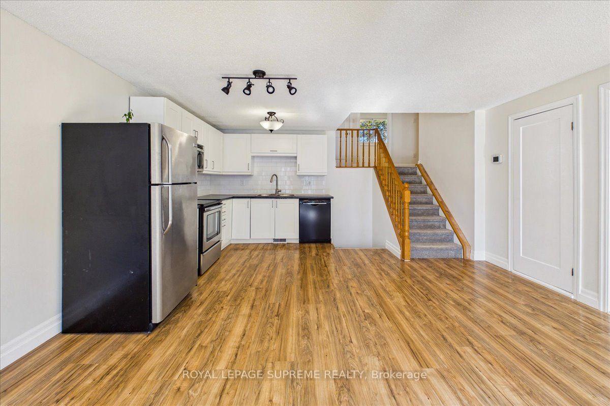 Photo 6 of Unit Upper, 46 Ridgeway Avenue, Barrie, Allandale Heights — HOMEH