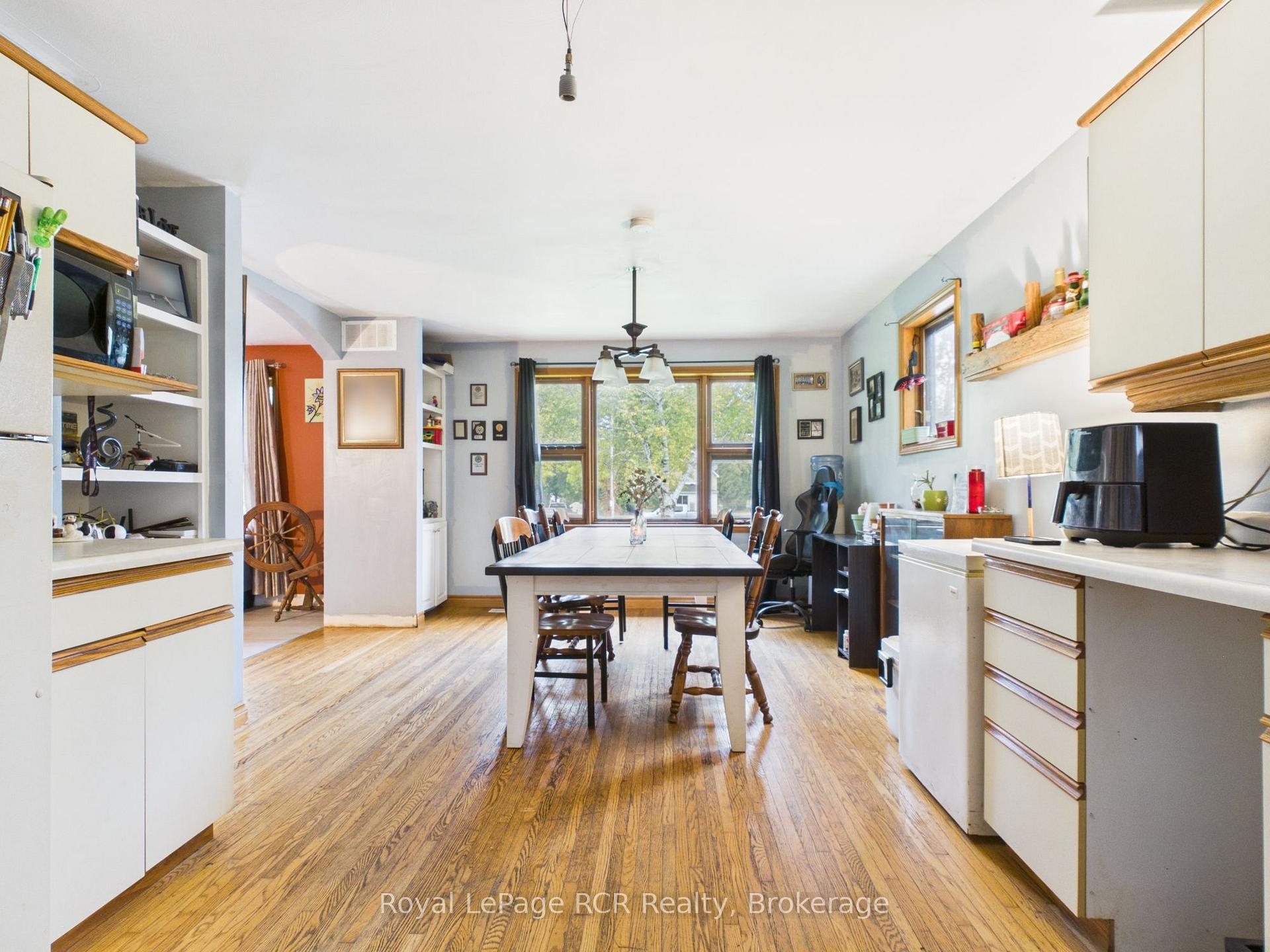 Photo 3 of 130 King Street, Kincardine — HOMEH