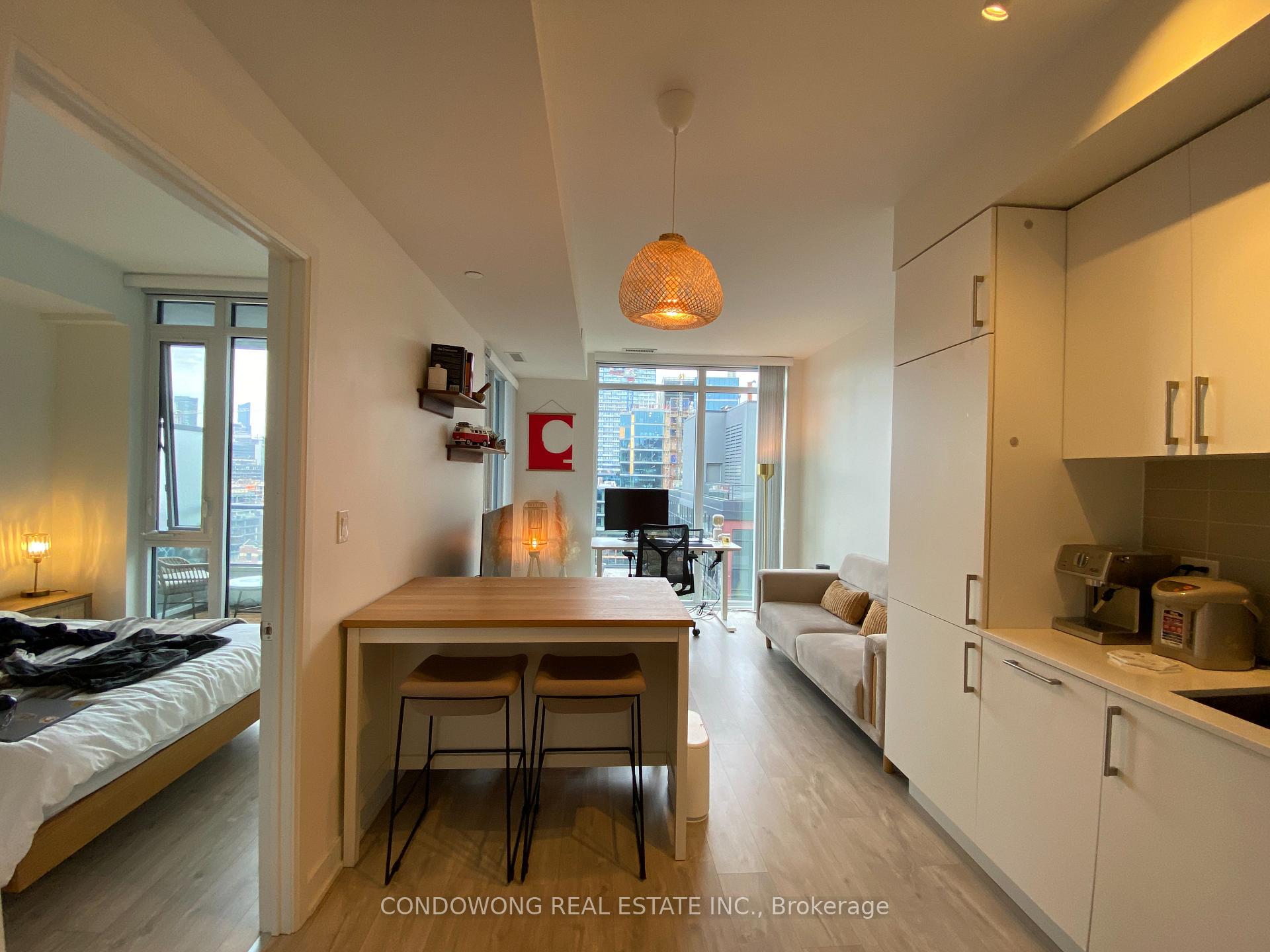 Photo 5 of Unit 1419, 576 Front Street W, Toronto, Waterfront Communities — HOMEH