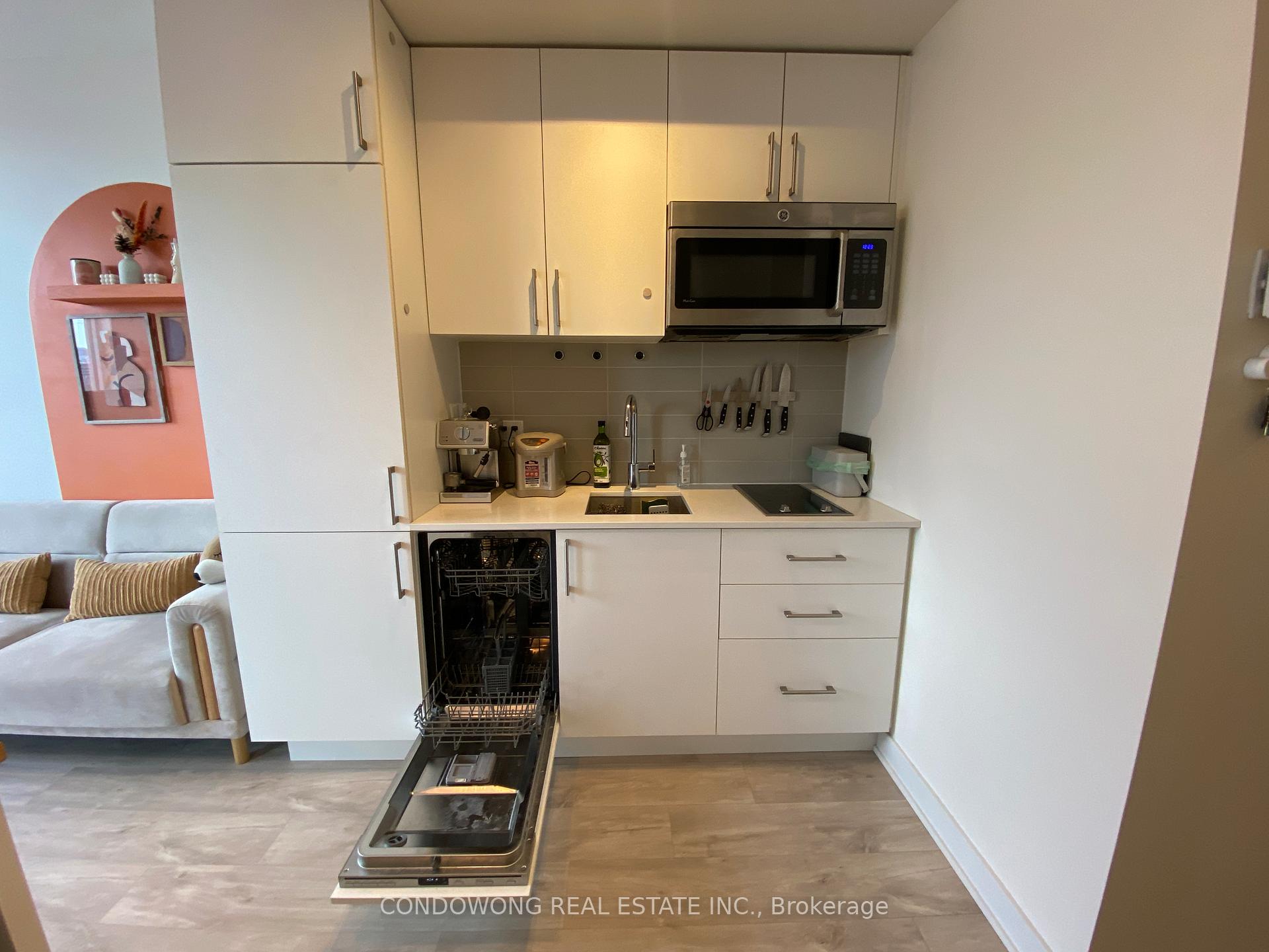 Photo 7 of Unit 1419, 576 Front Street W, Toronto, Waterfront Communities — HOMEH