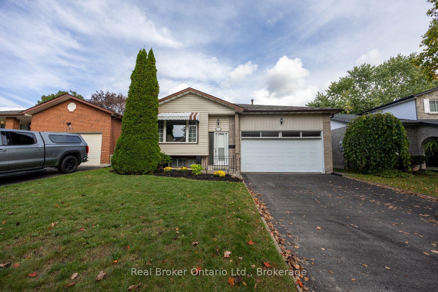 Photo 2 of 919 Exeter Street, Oshawa, Centennial — HOMEH