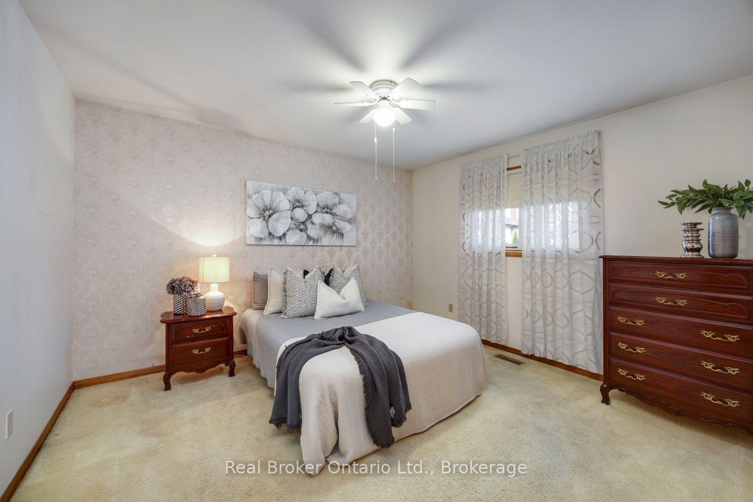 Photo 16 of 919 Exeter Street, Oshawa, Centennial — HOMEH