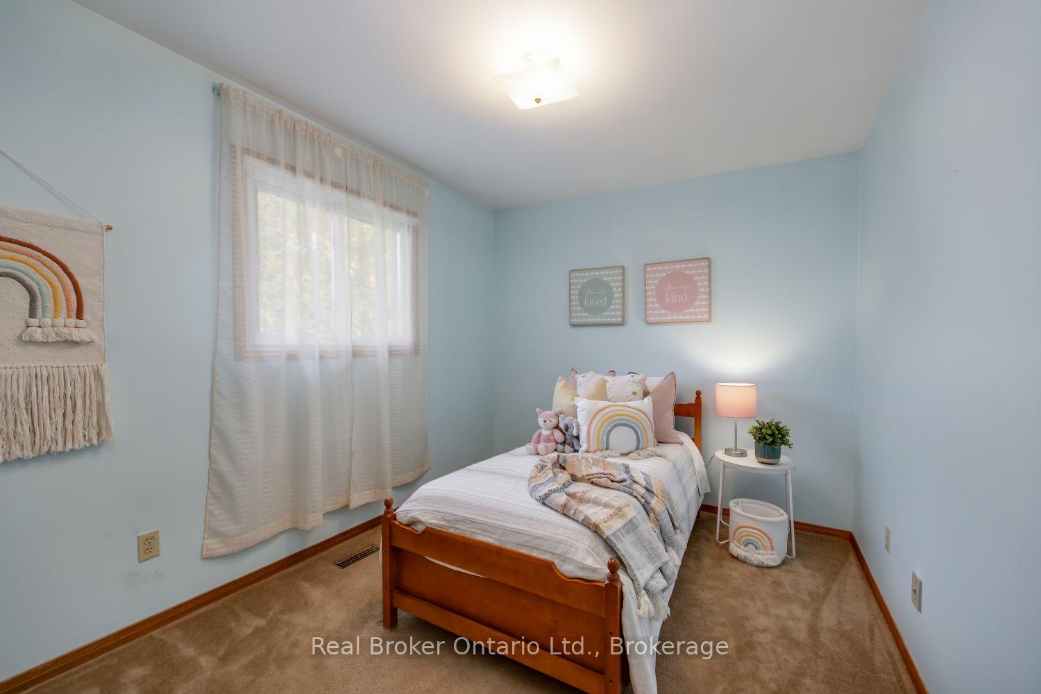 Photo 19 of 919 Exeter Street, Oshawa, Centennial — HOMEH