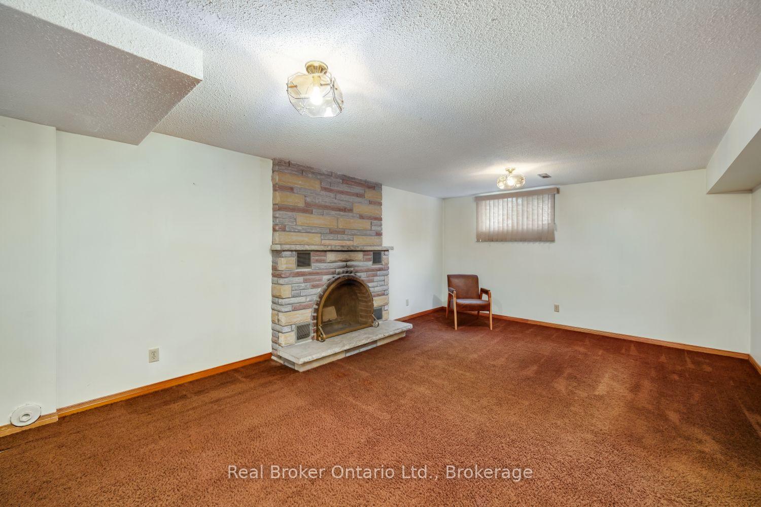 Photo 23 of 919 Exeter Street, Oshawa, Centennial — HOMEH