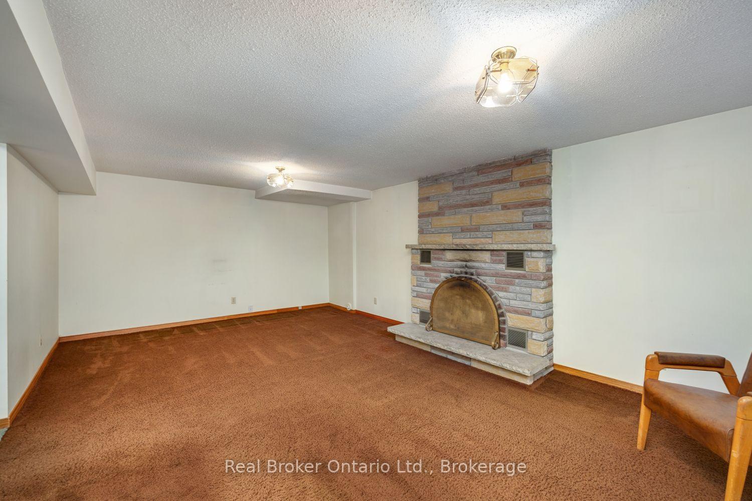 Photo 25 of 919 Exeter Street, Oshawa, Centennial — HOMEH
